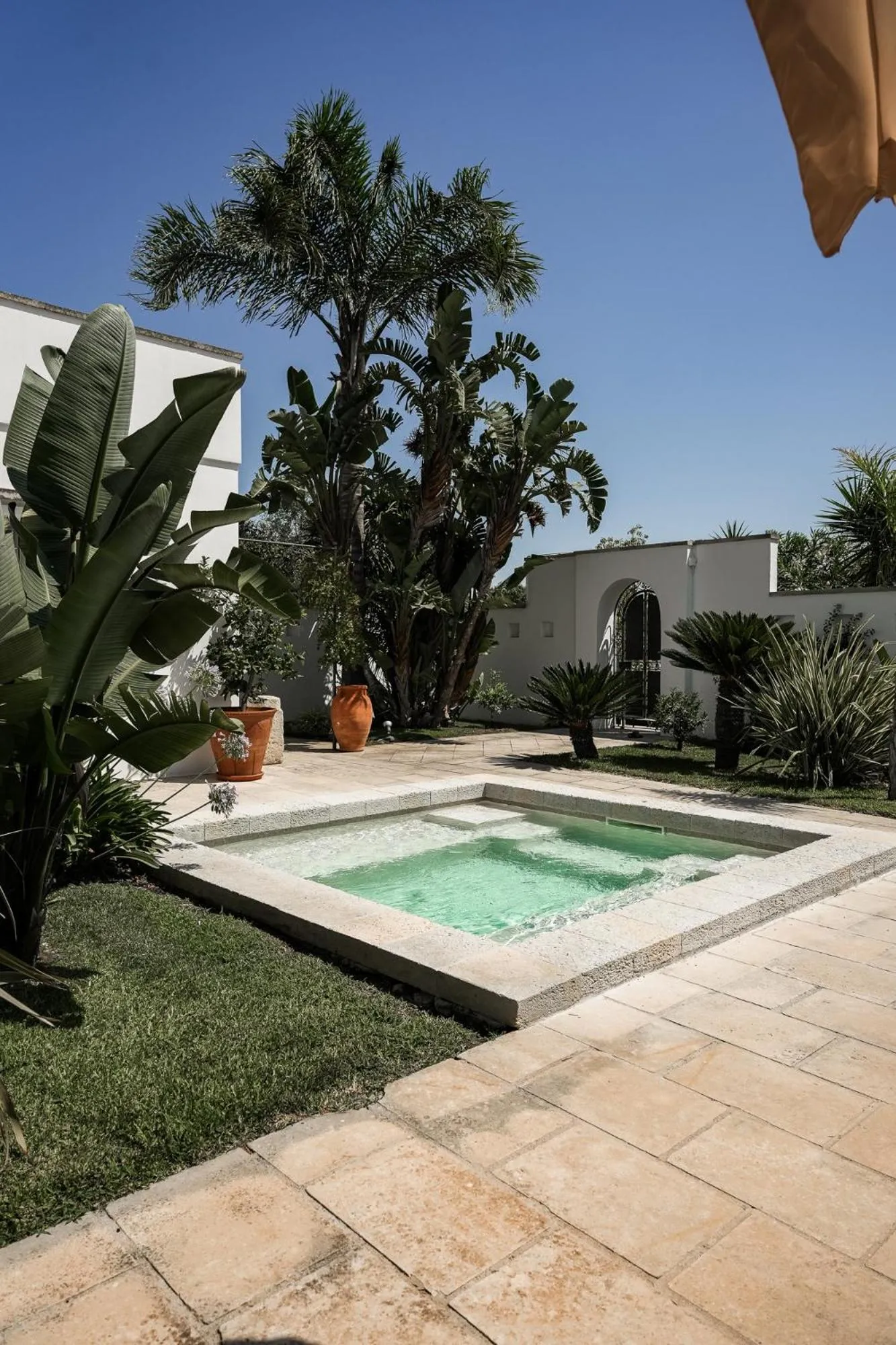 Pool view in Tenuta Centoporte