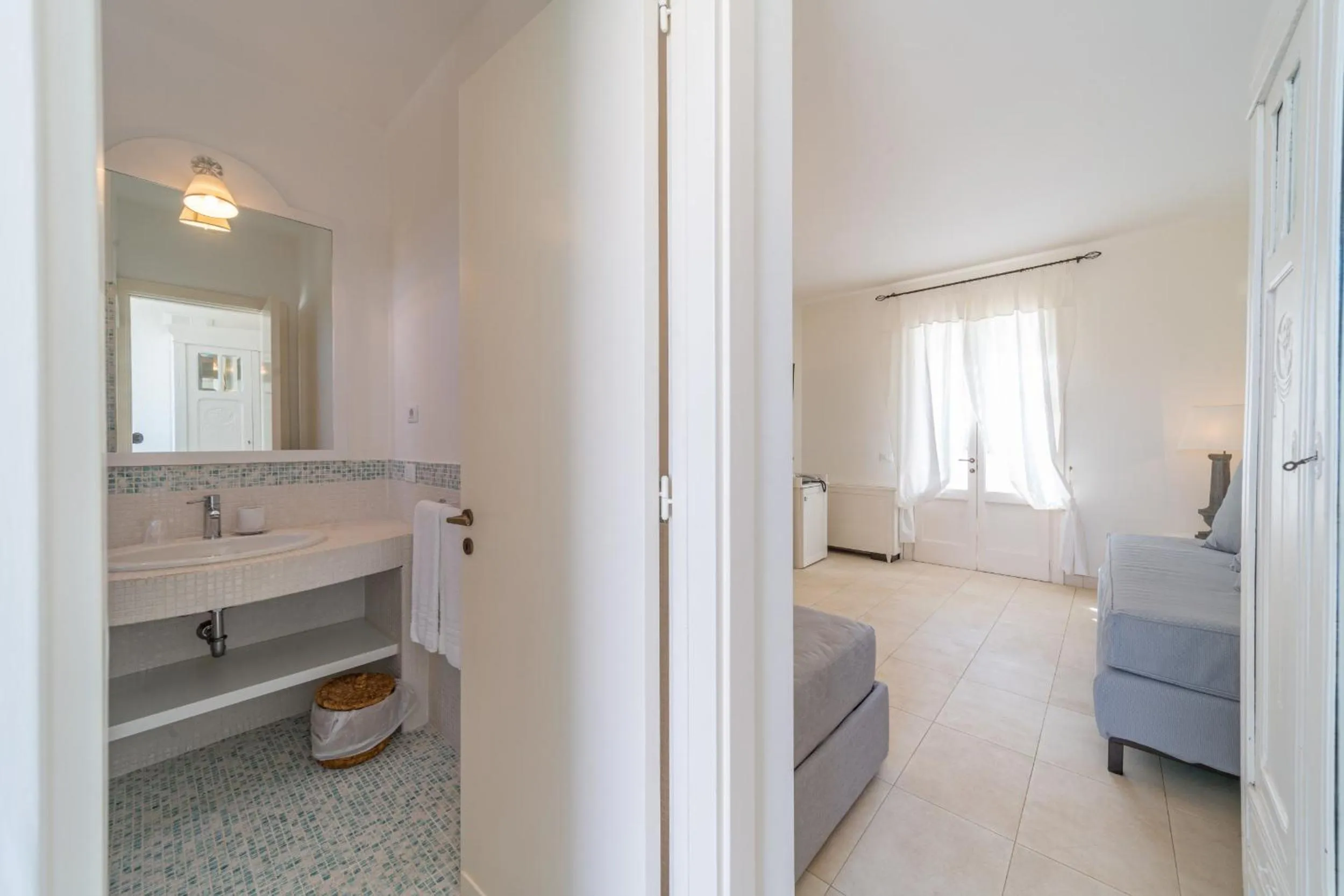 Bathroom, Bed in Tenuta Centoporte