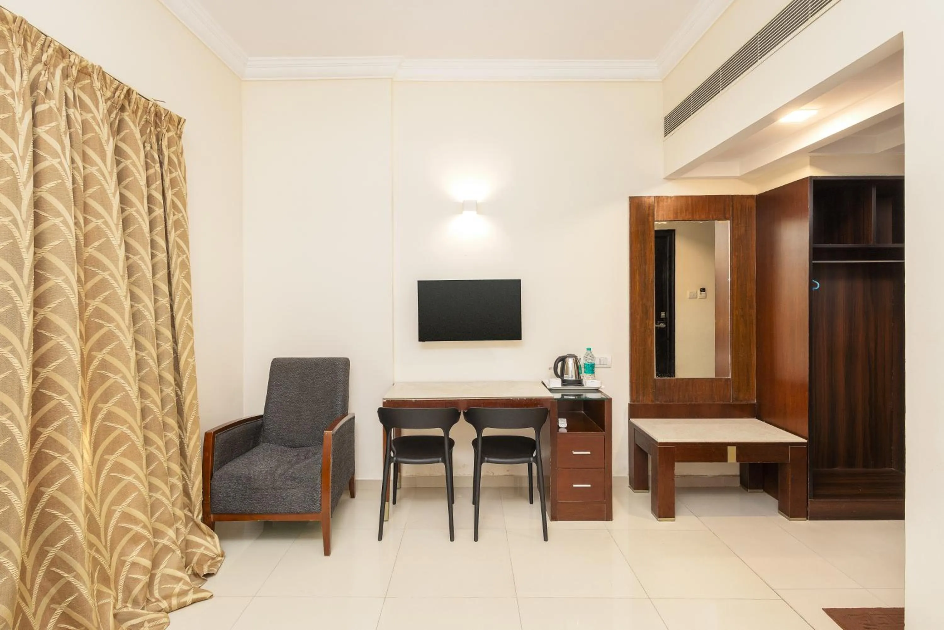 TV and multimedia in The Senate Hotel By Addon Group