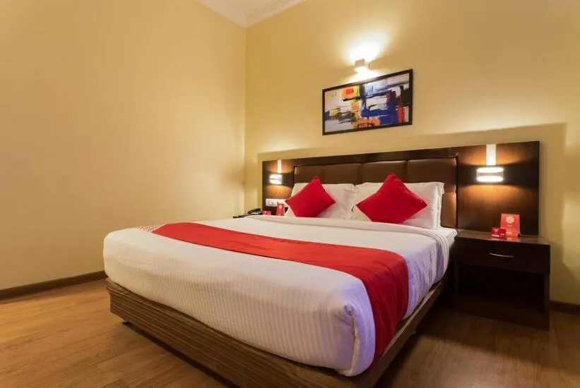 Deluxe Double Room in THE SENATE HOTEL