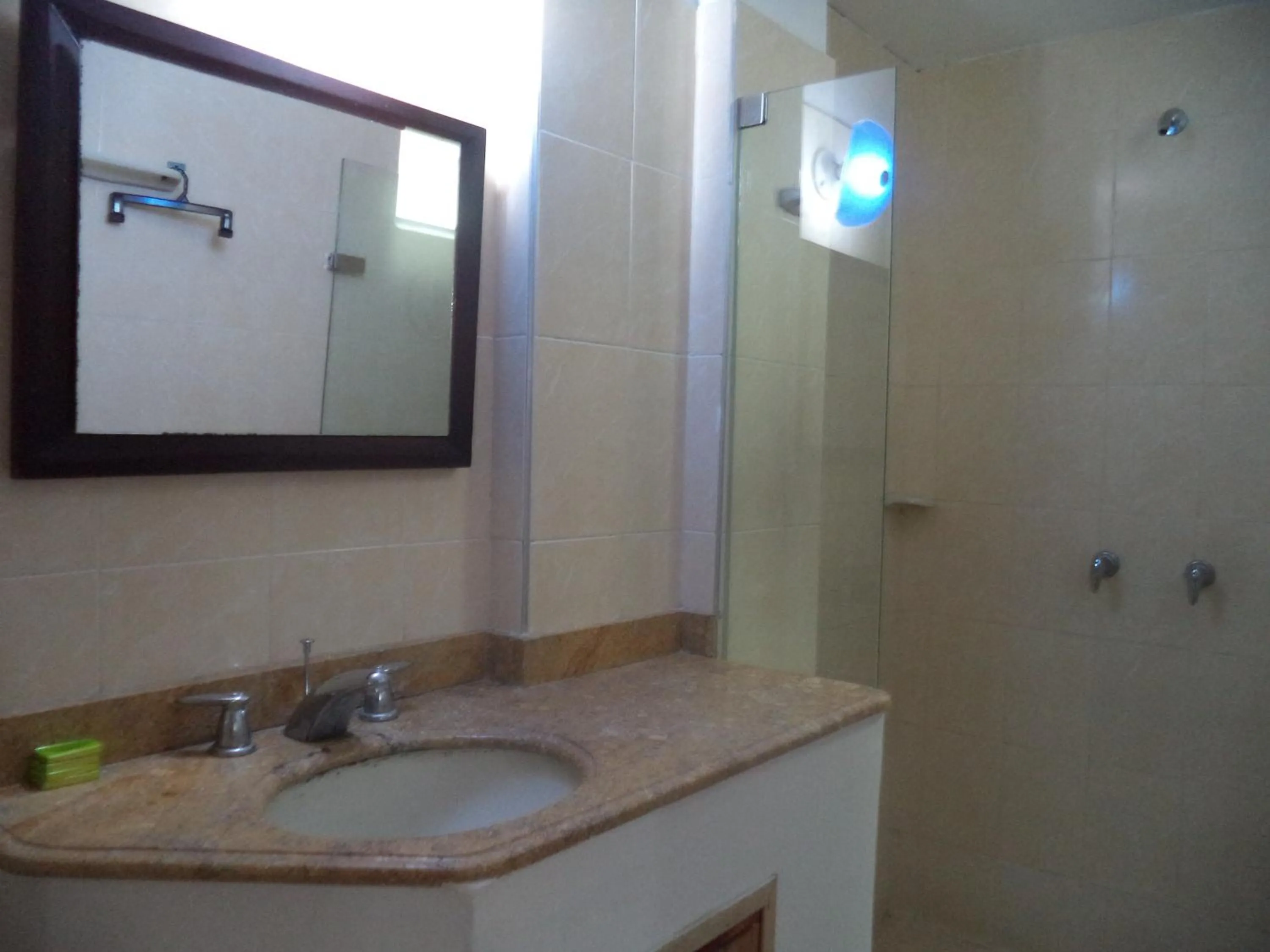 Bathroom in Hotel Bahia Plaza