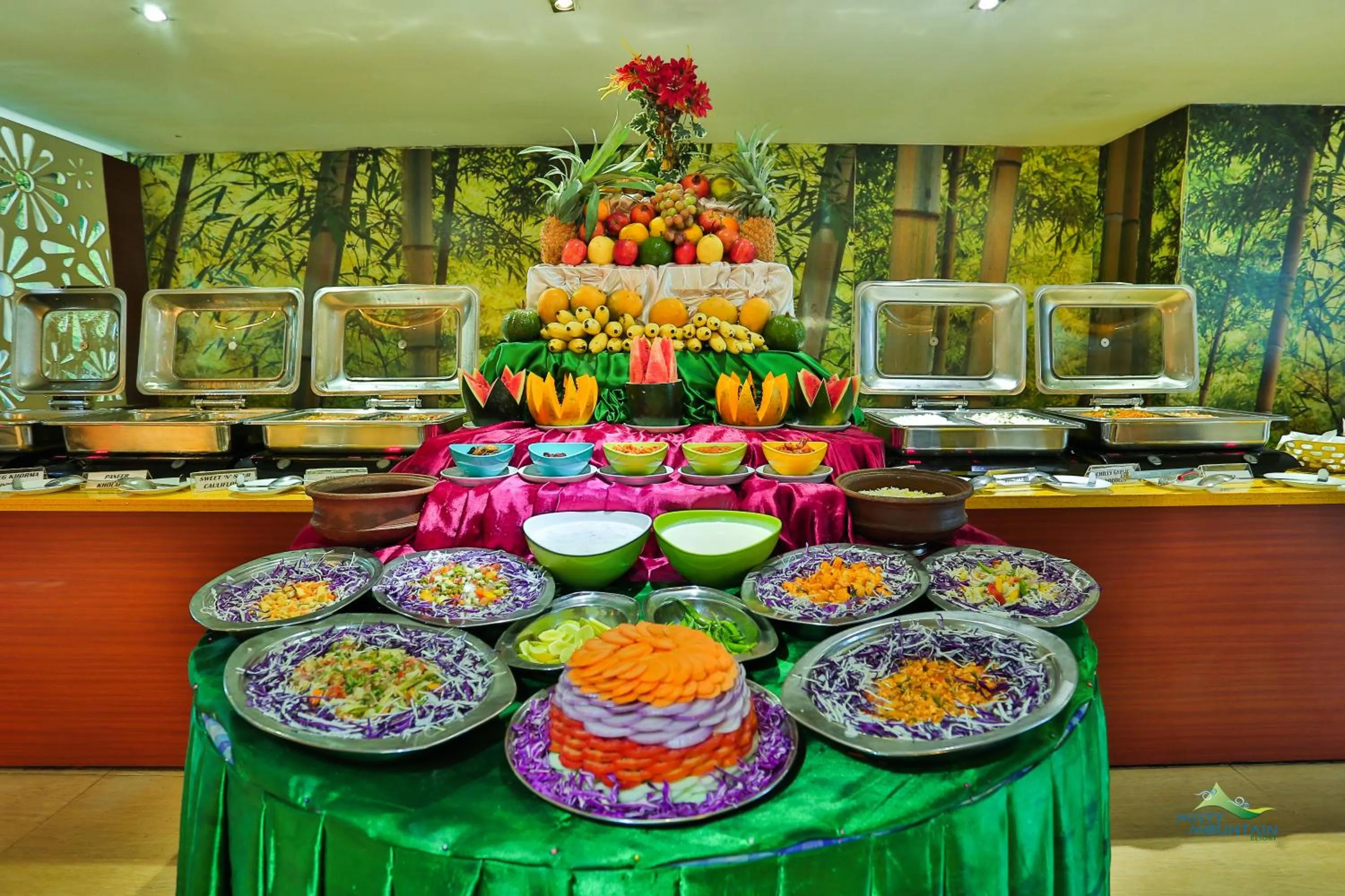 Breakfast in Misty Mountain Resort