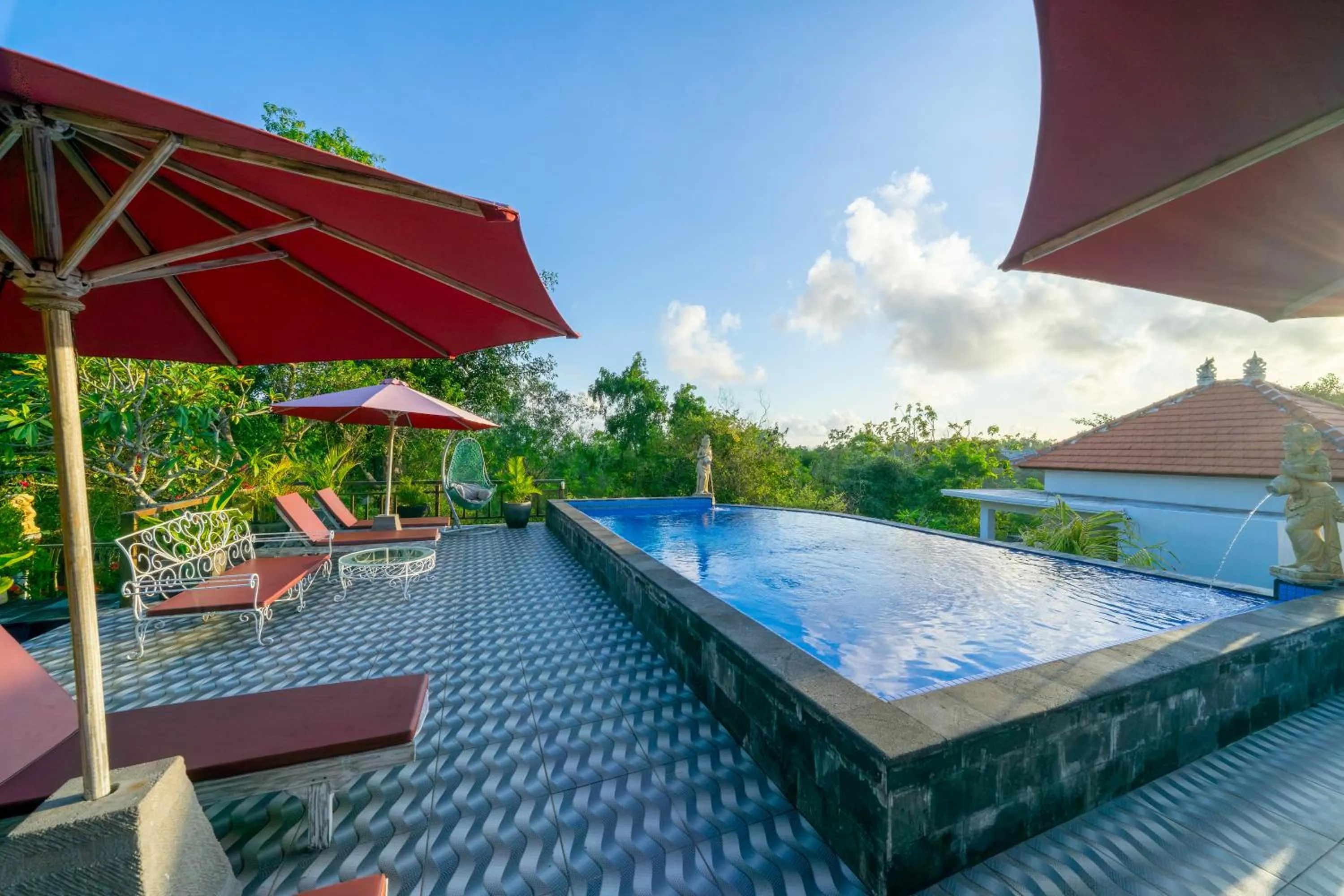 Swimming pool in Innora Jungle Resort And Spa