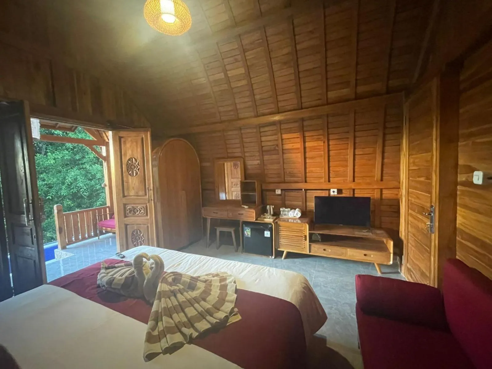 Bed in Innora Jungle Resort And Spa