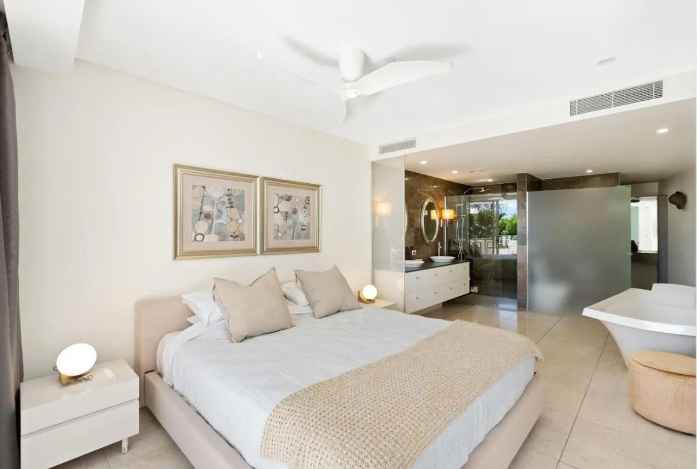 Bed in Sea Pearl A1 Beach Resort