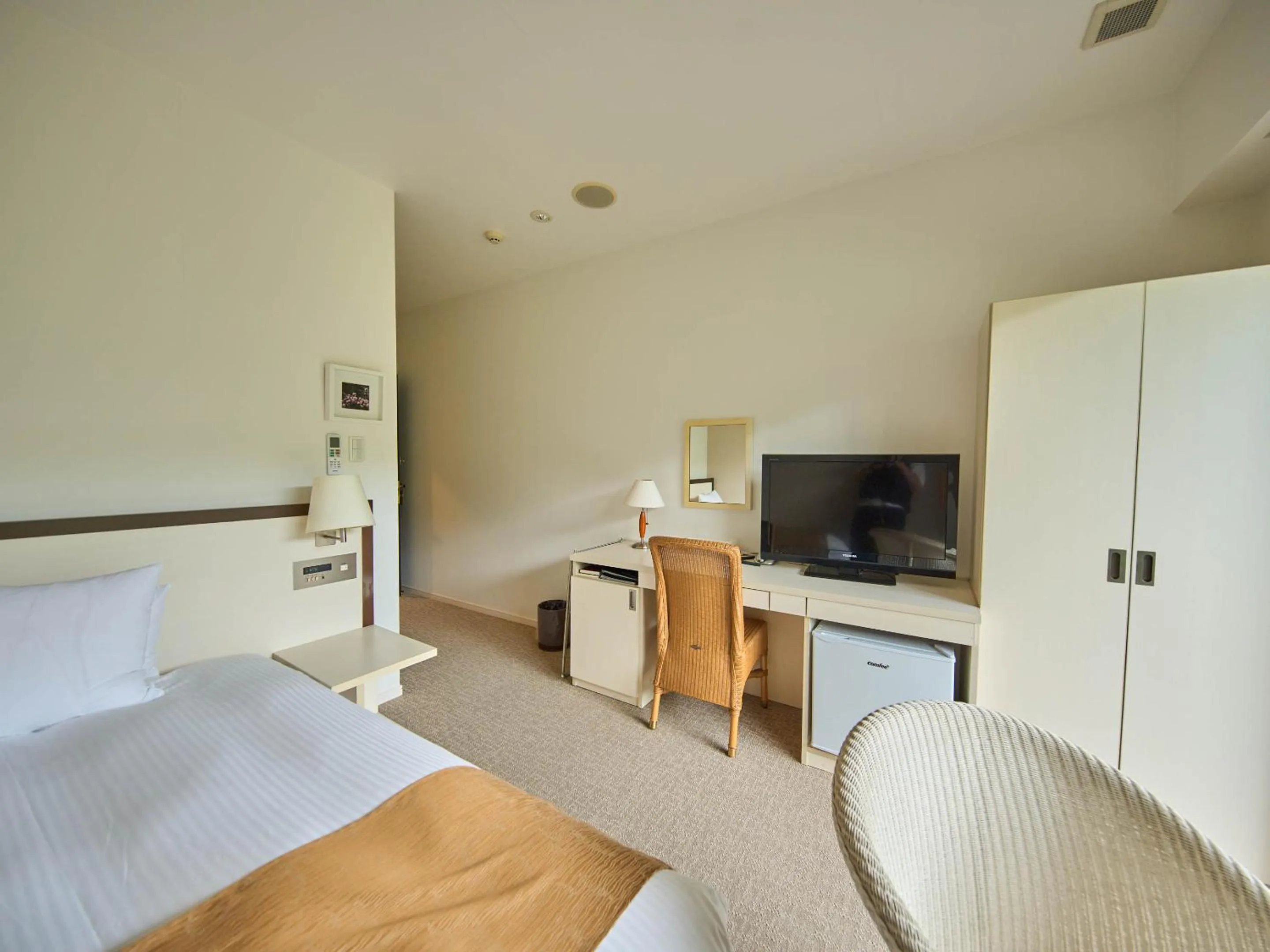 Photo of the whole room, Bed in Hotel Holistic Resort Wakayama