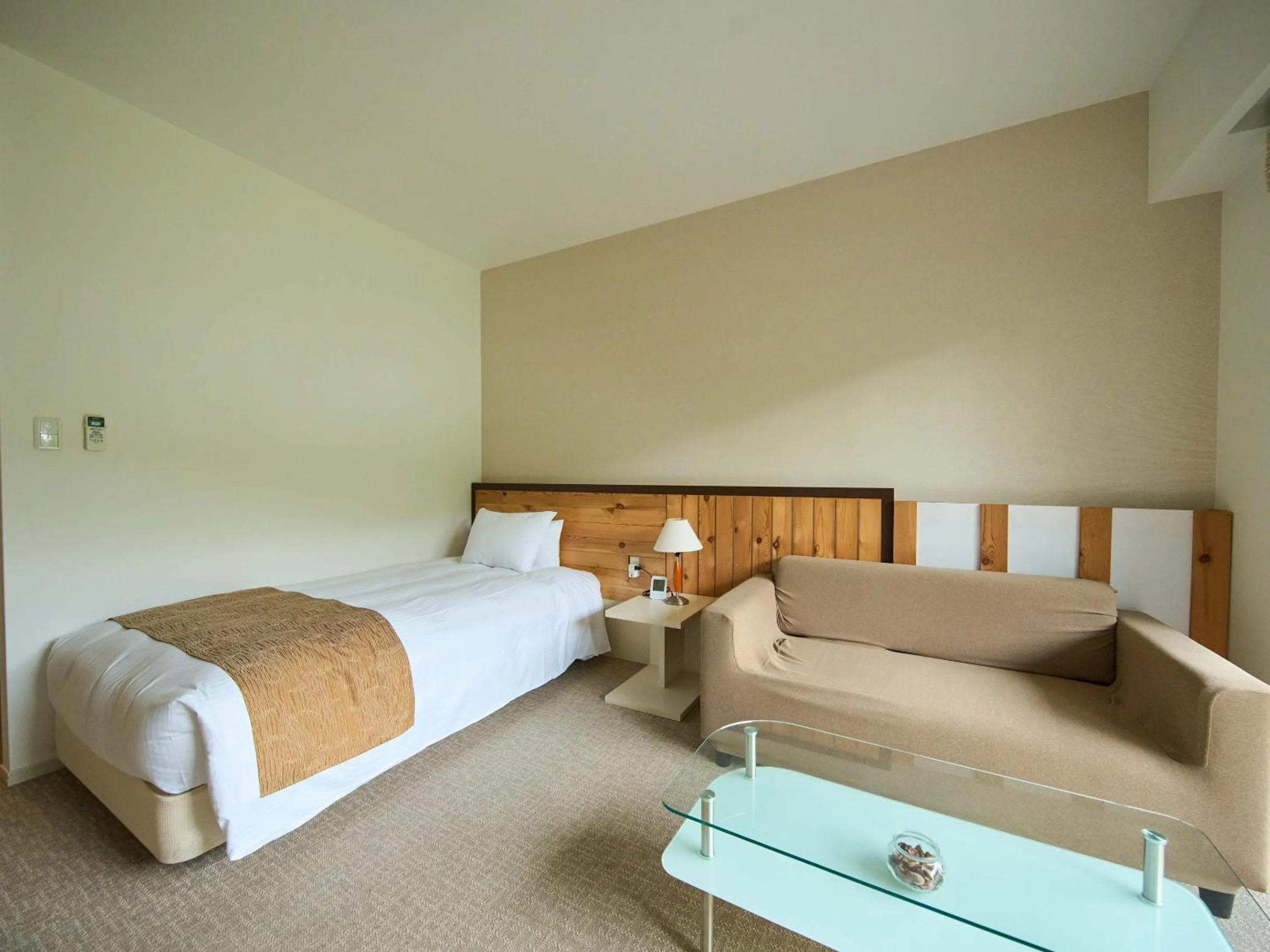 Photo of the whole room, Bed in Hotel Holistic Resort Wakayama