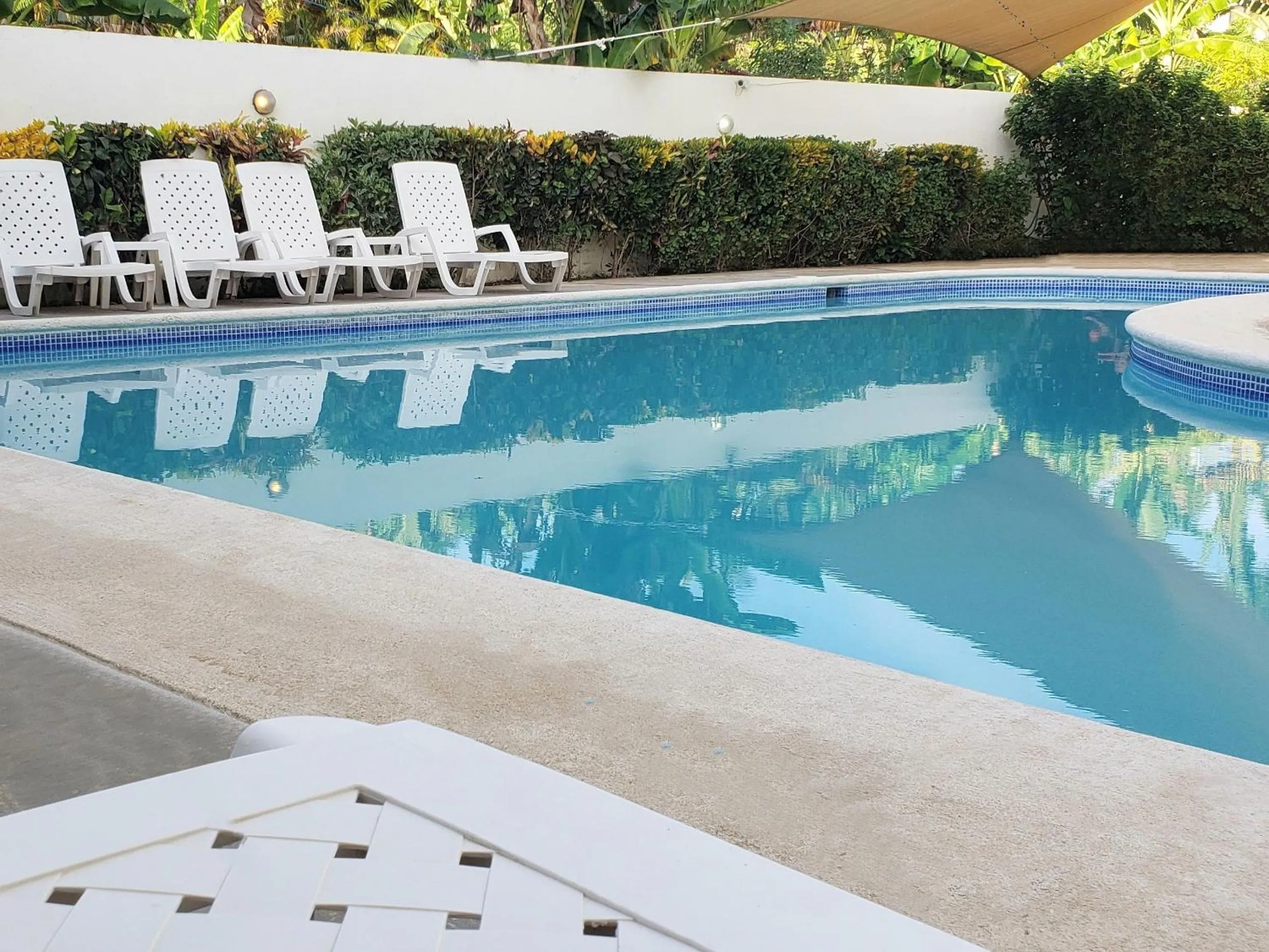 Swimming pool in Costambar