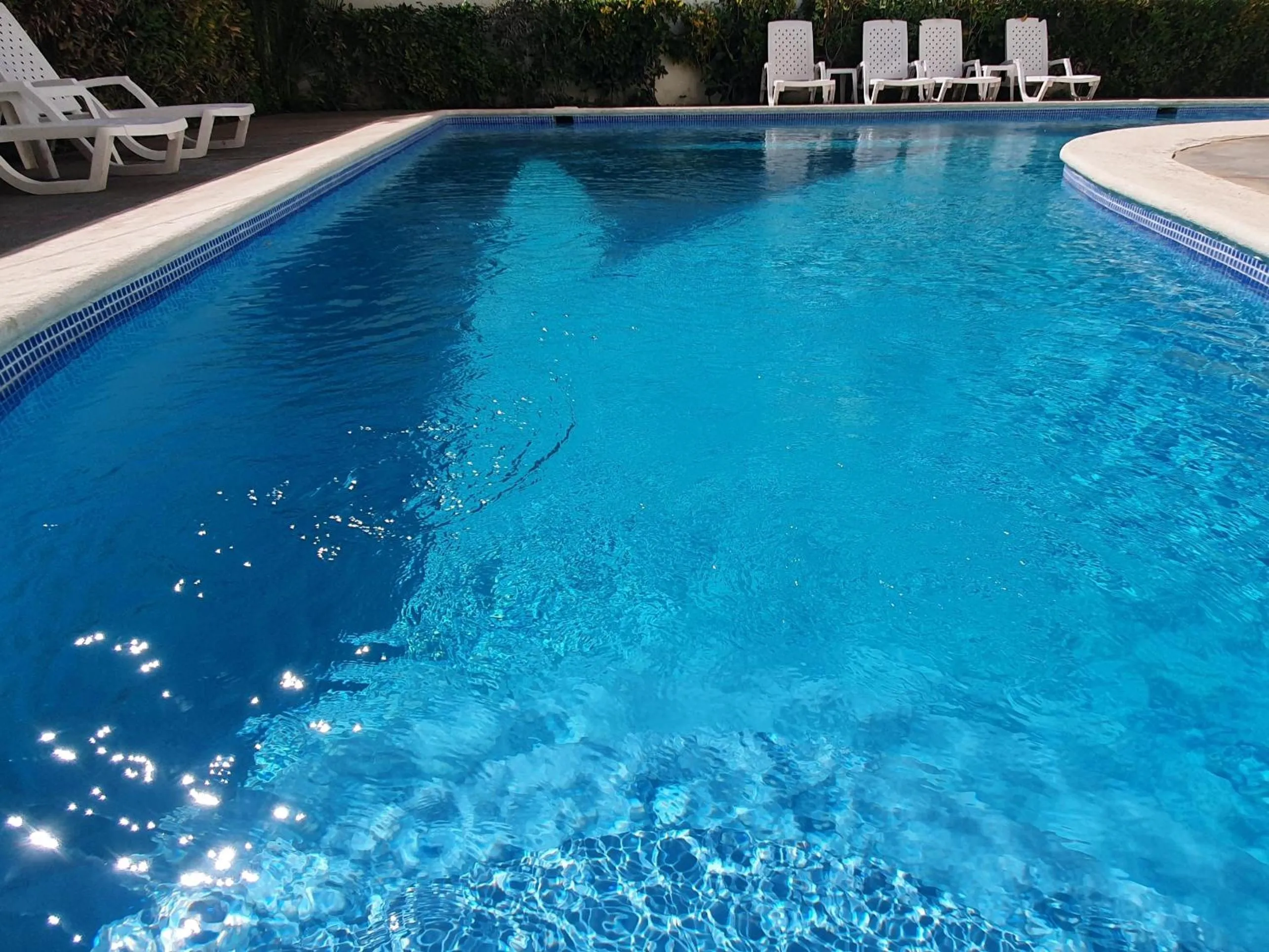 Swimming pool in Costambar