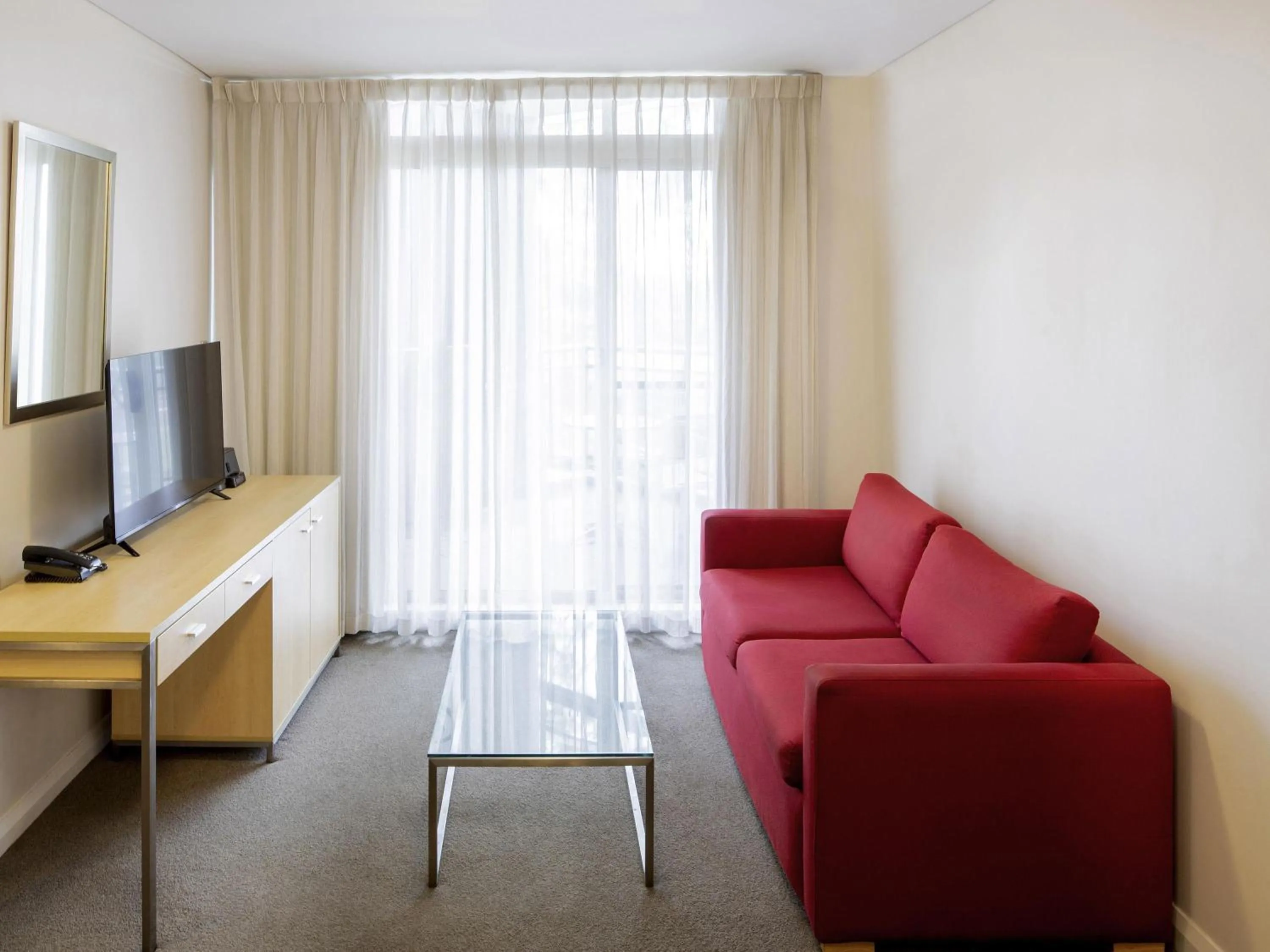 Bedroom in Mantra Castle Hill Sydney, an Accor Hotel