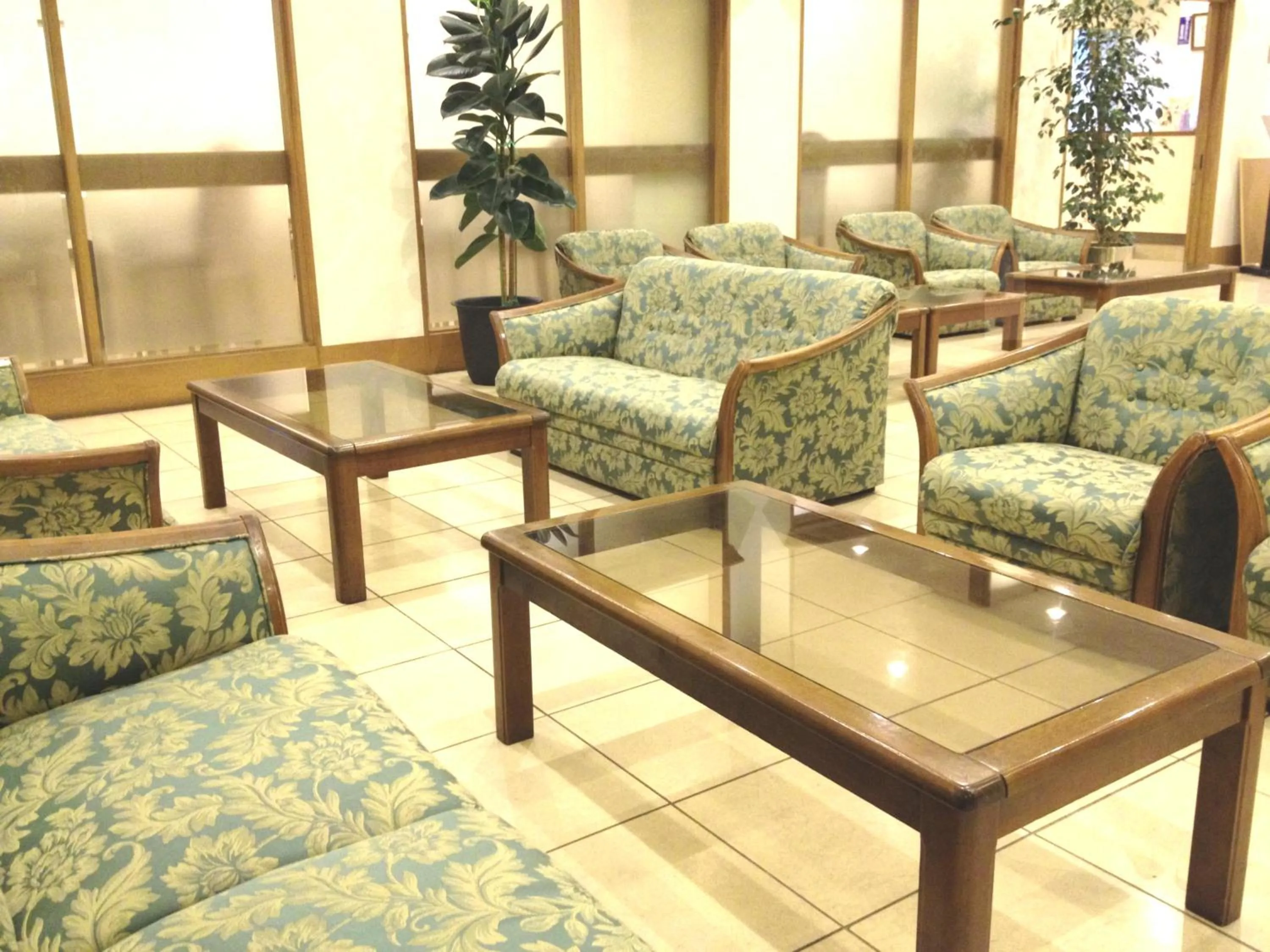Seating area in Shingu UI Hotel