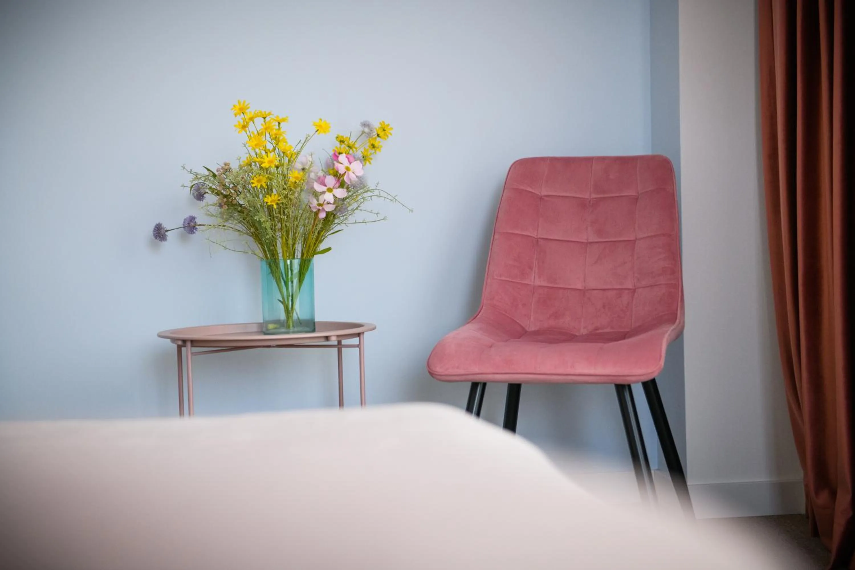 Seating area in Vila Sarisa