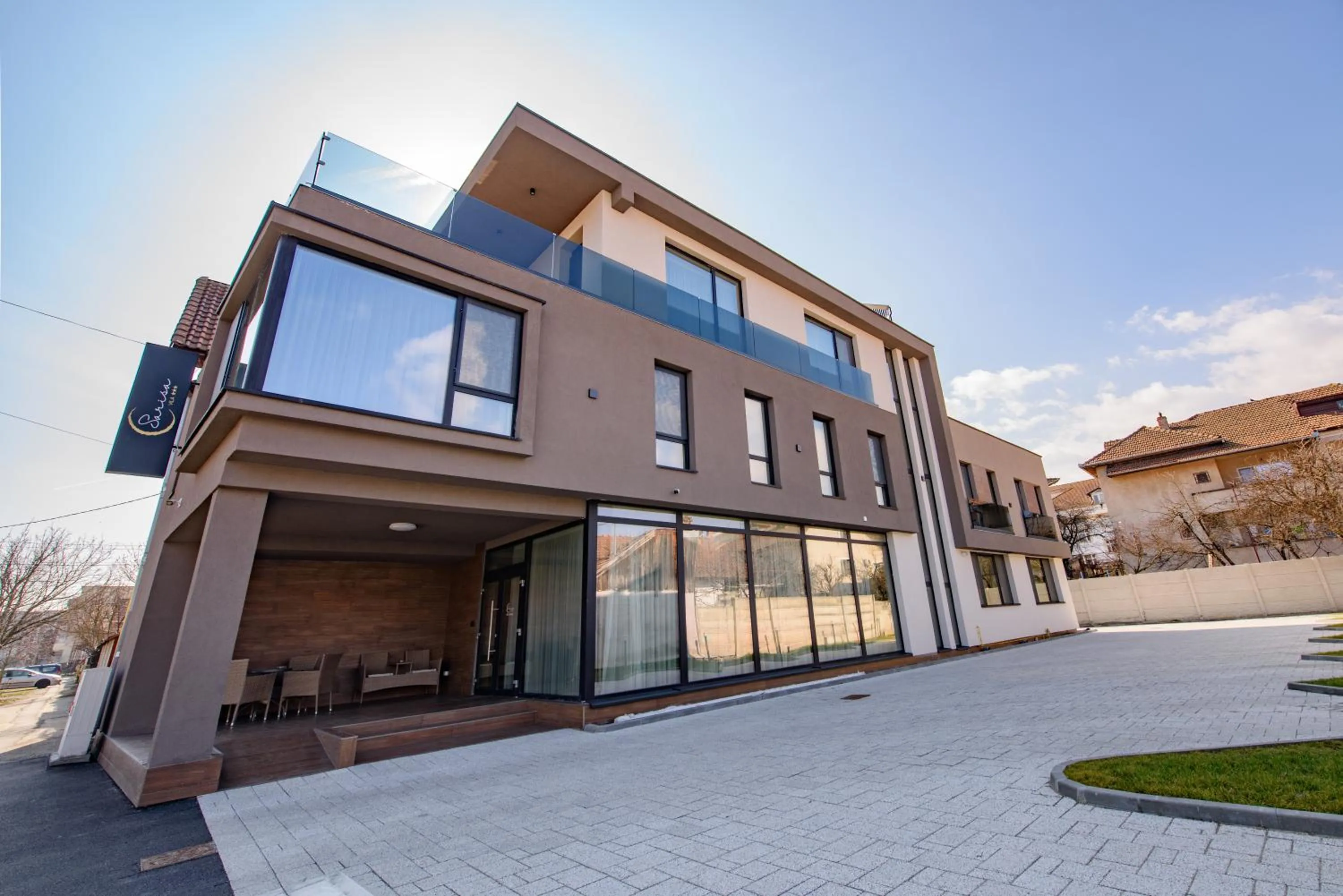 Property building in Vila Sarisa