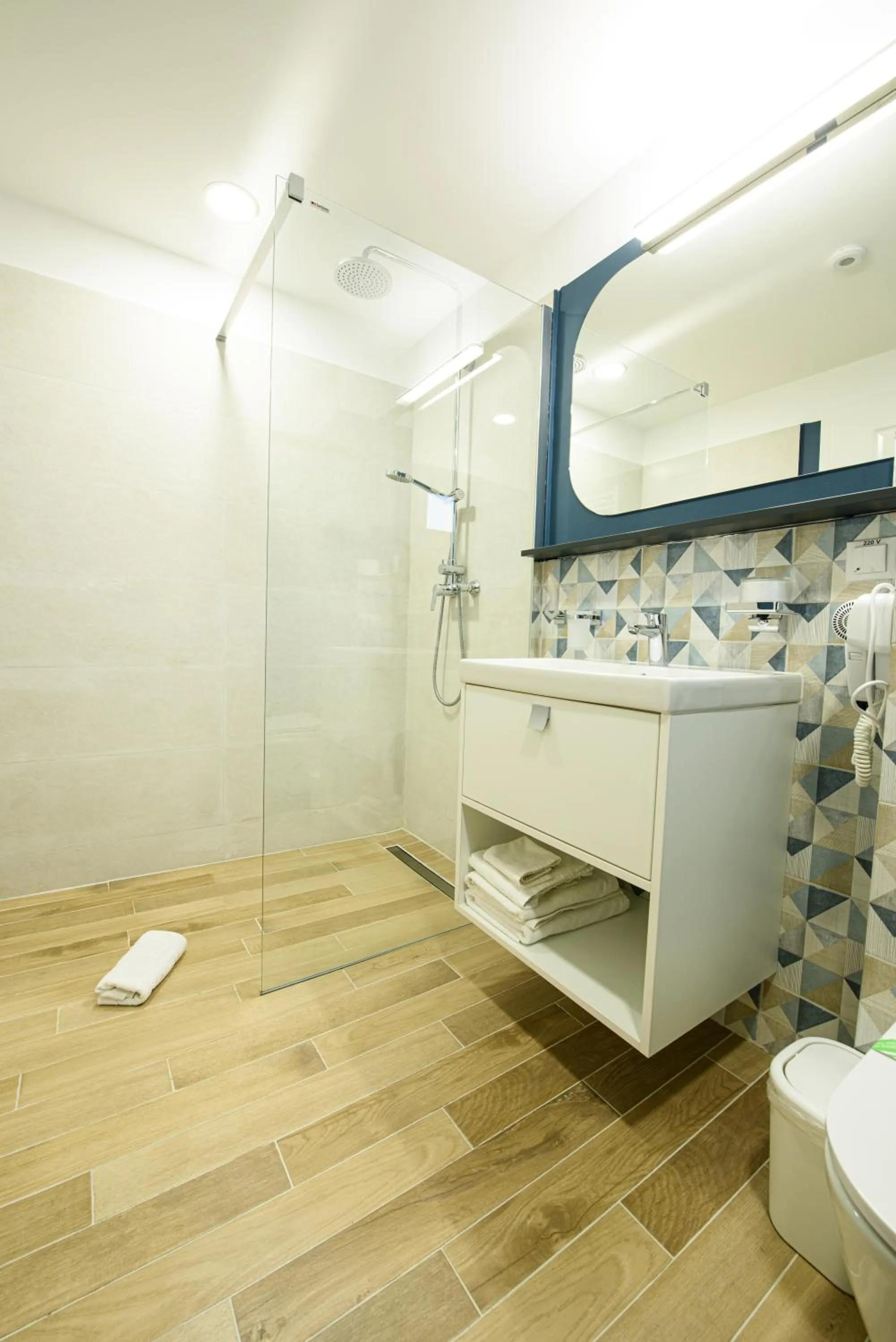 Shower in Vila Sarisa