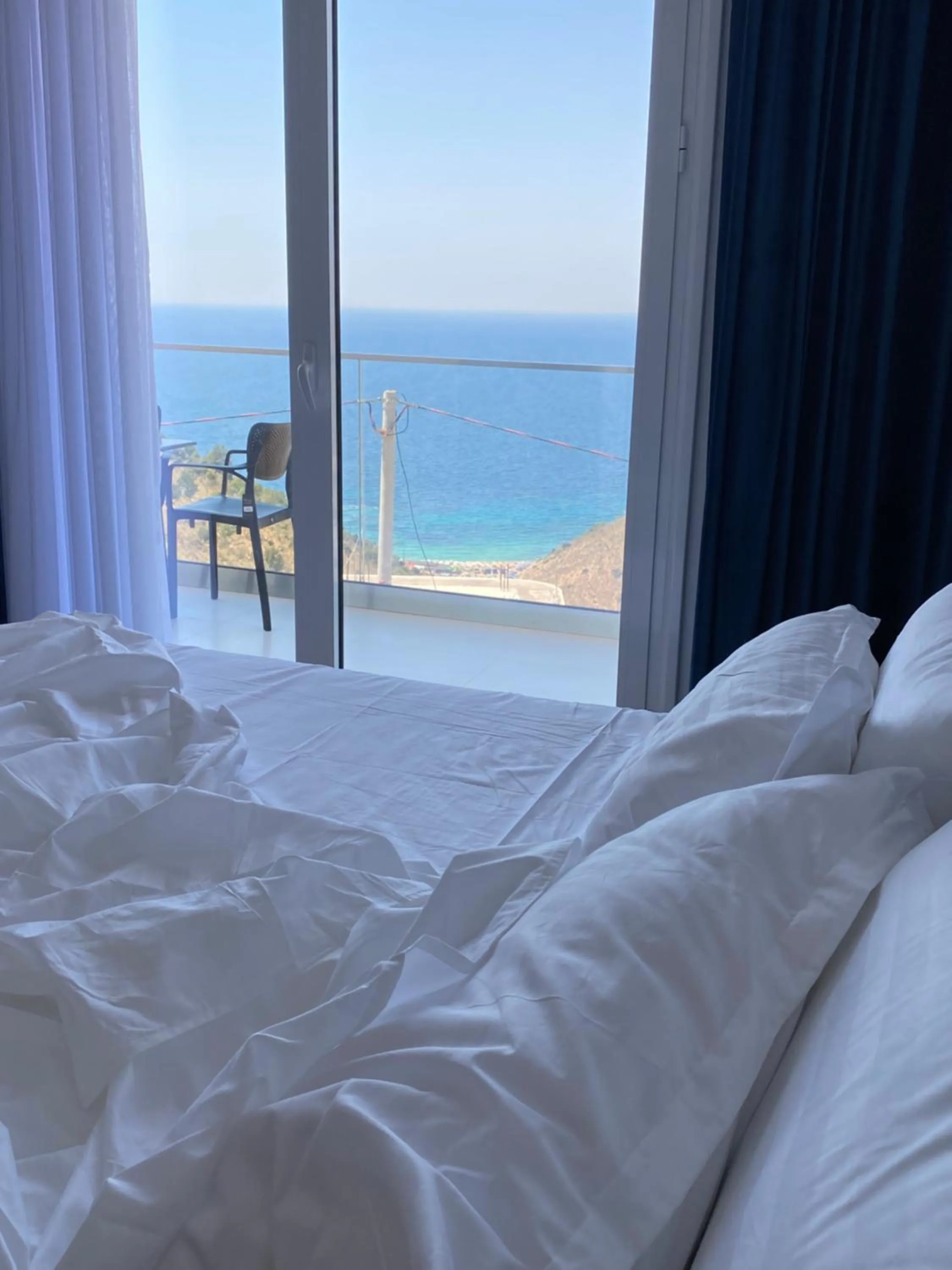 Bed in SEA & LAKE VIEW VILLA