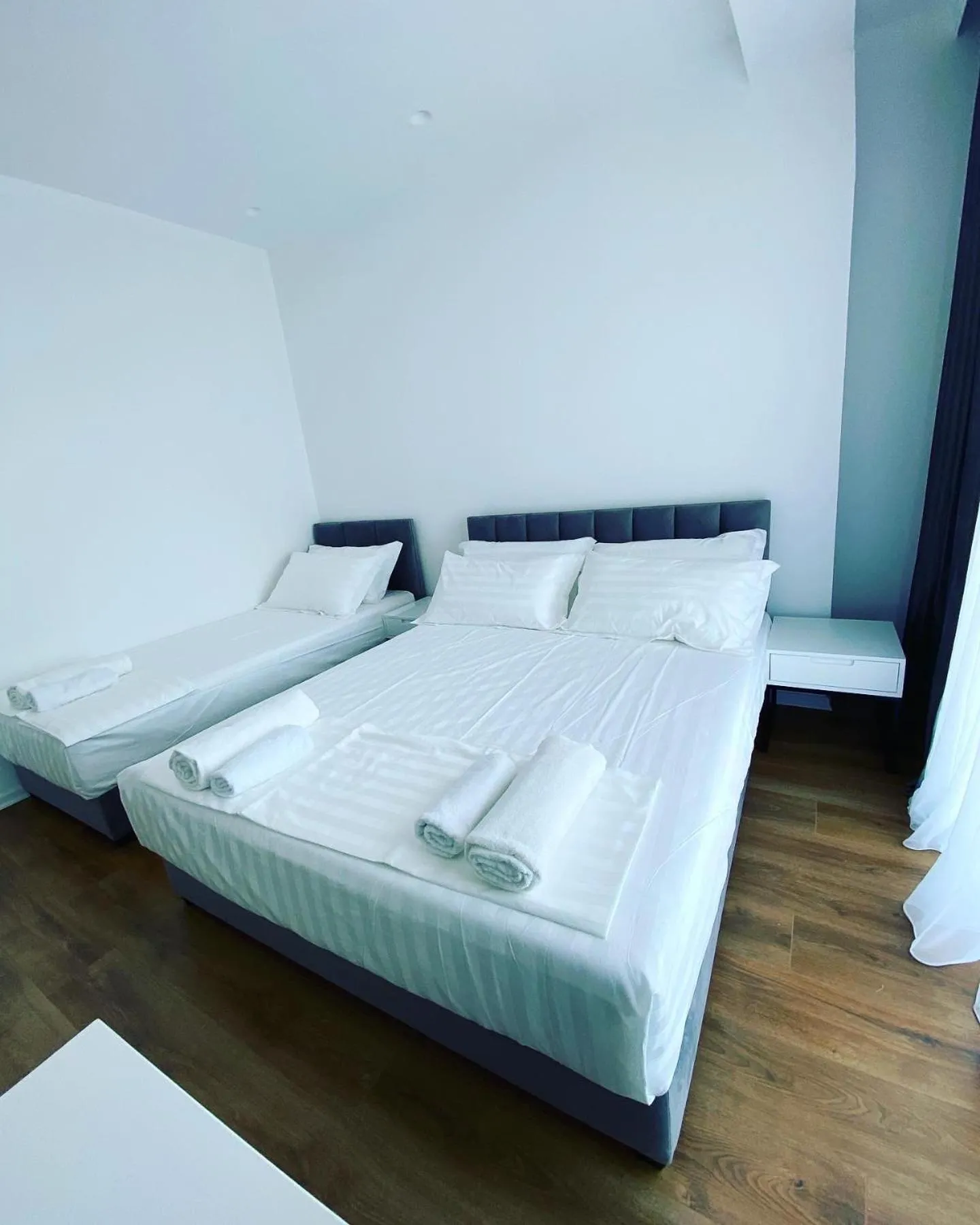 Bed in SEA & LAKE VIEW VILLA