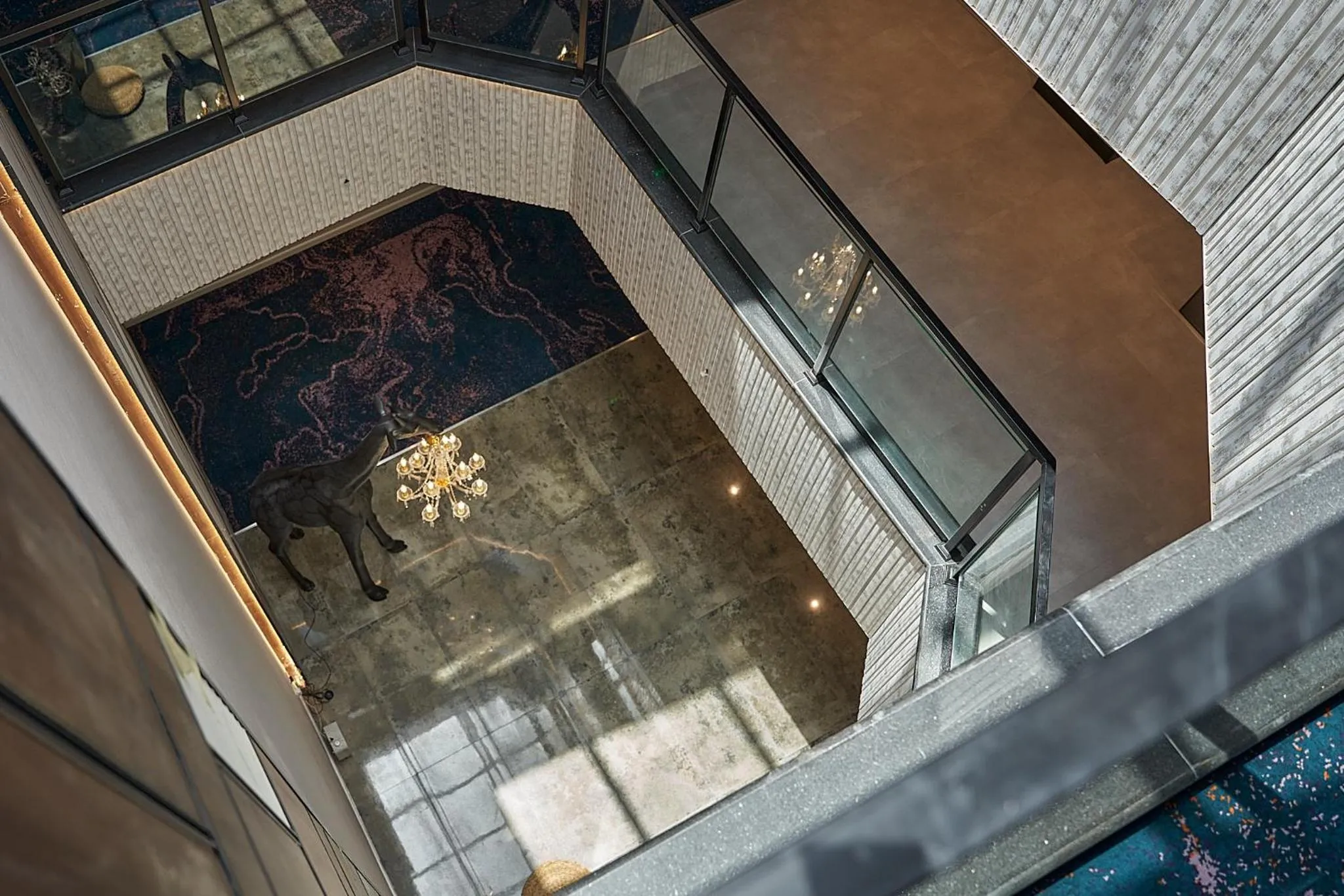 Restaurant/places to eat in Marvelous Hotel