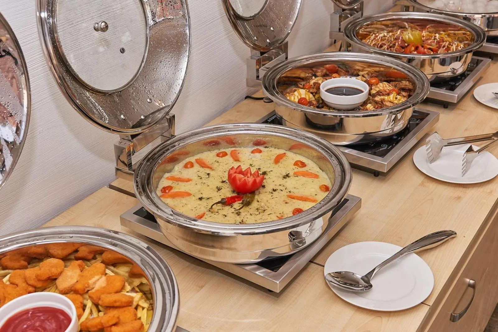 Food and drinks in Marvelous Hotel