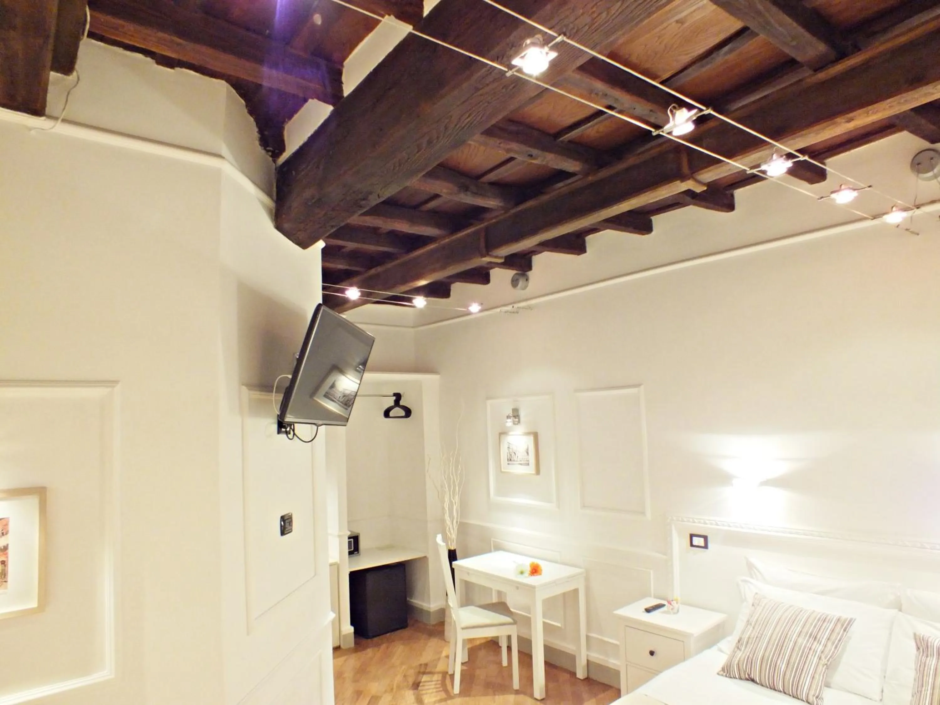 Bedroom, Bed in Domus Ester