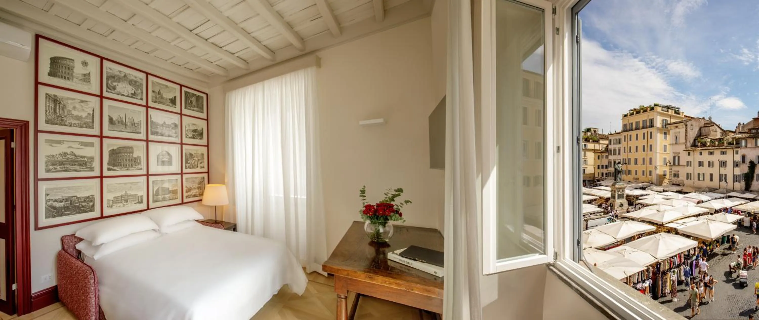 Bed in Boutique Hotel Campo de' Fiori