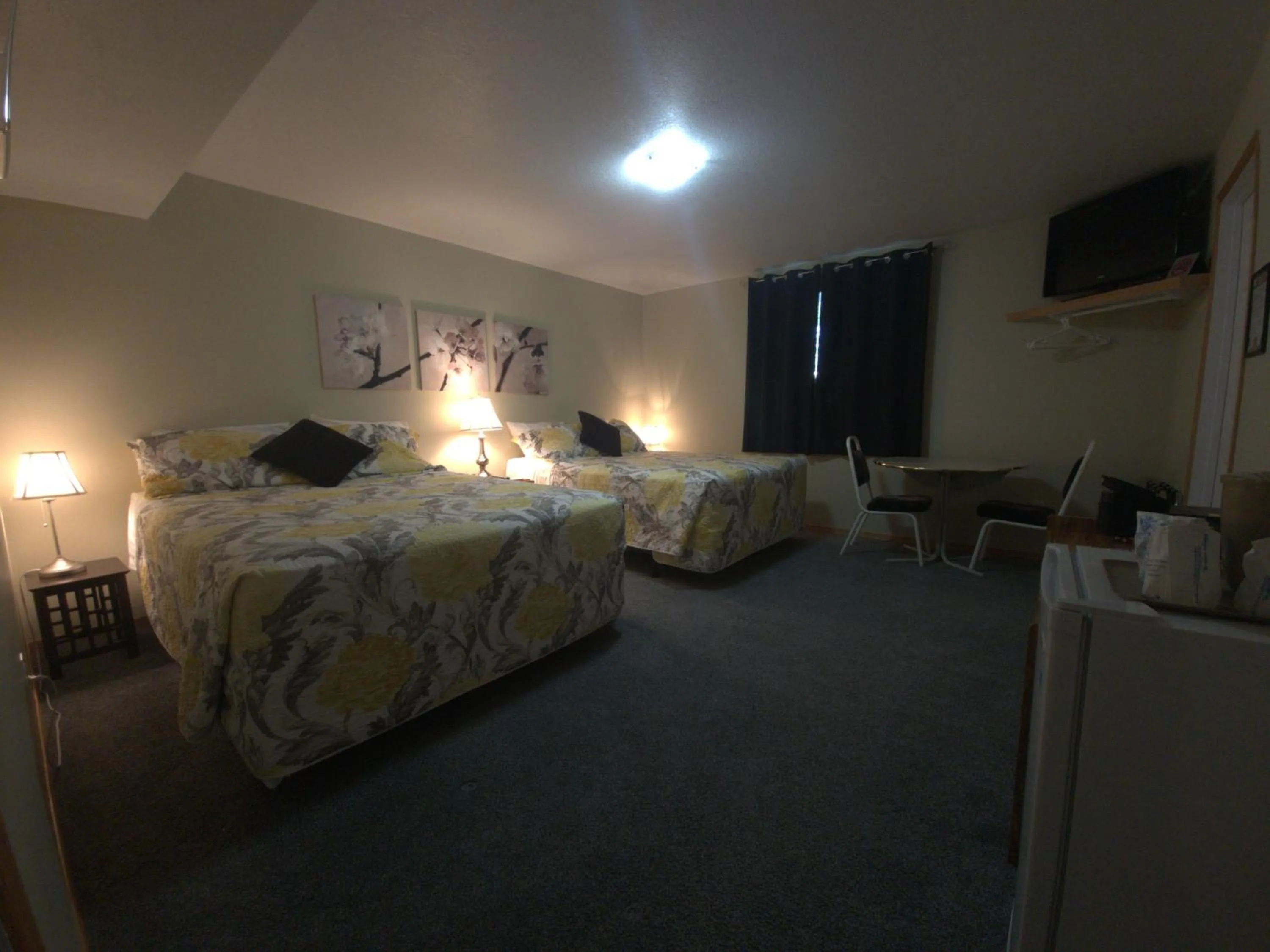 NEWCASTLE COUNTRY INN