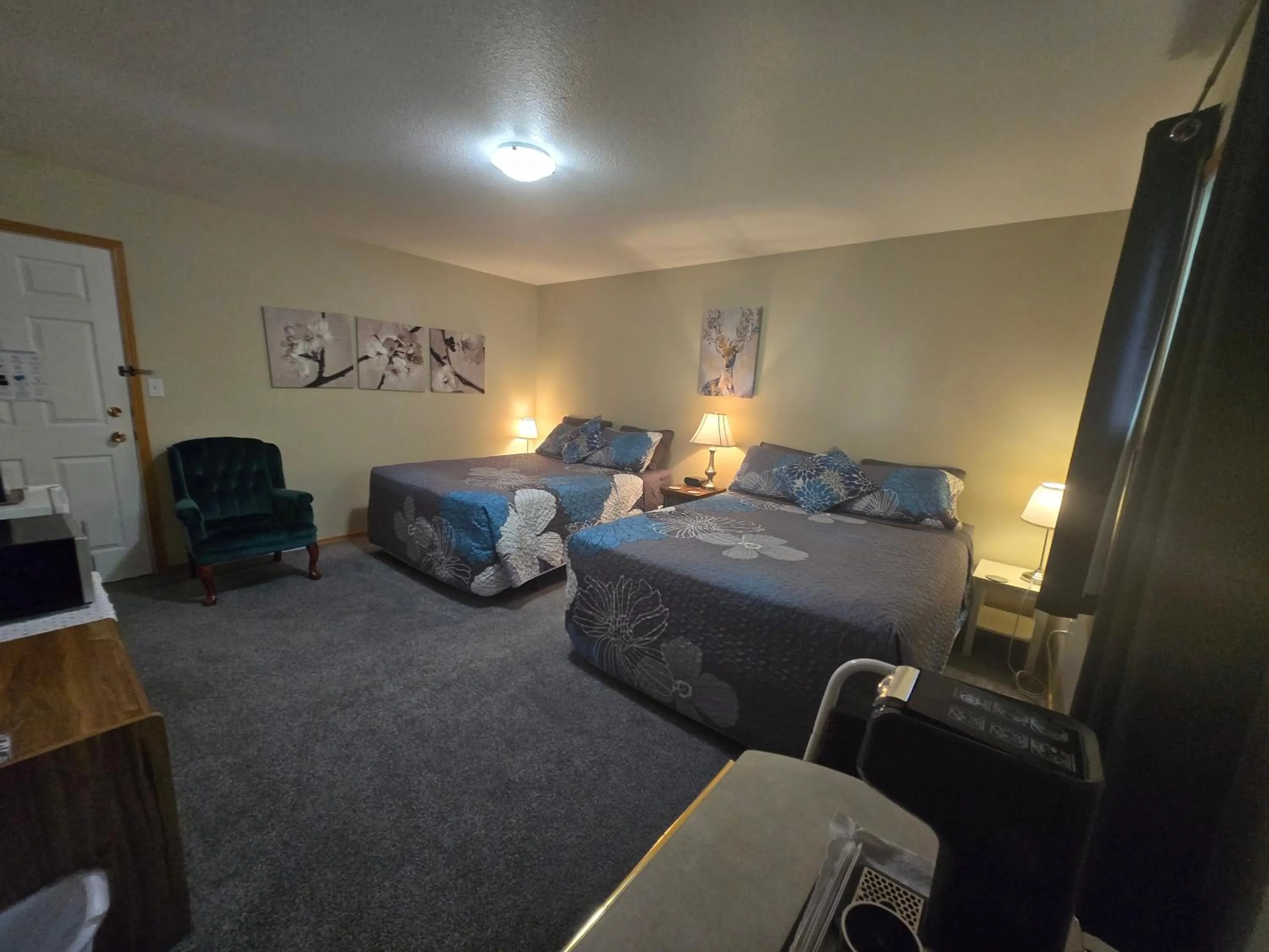 NEWCASTLE COUNTRY INN