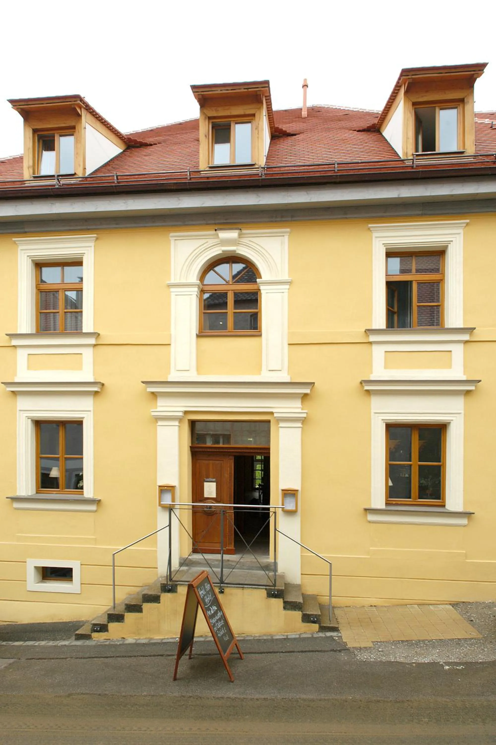 Facade/entrance in Hotel "Alter Pfarrhof"