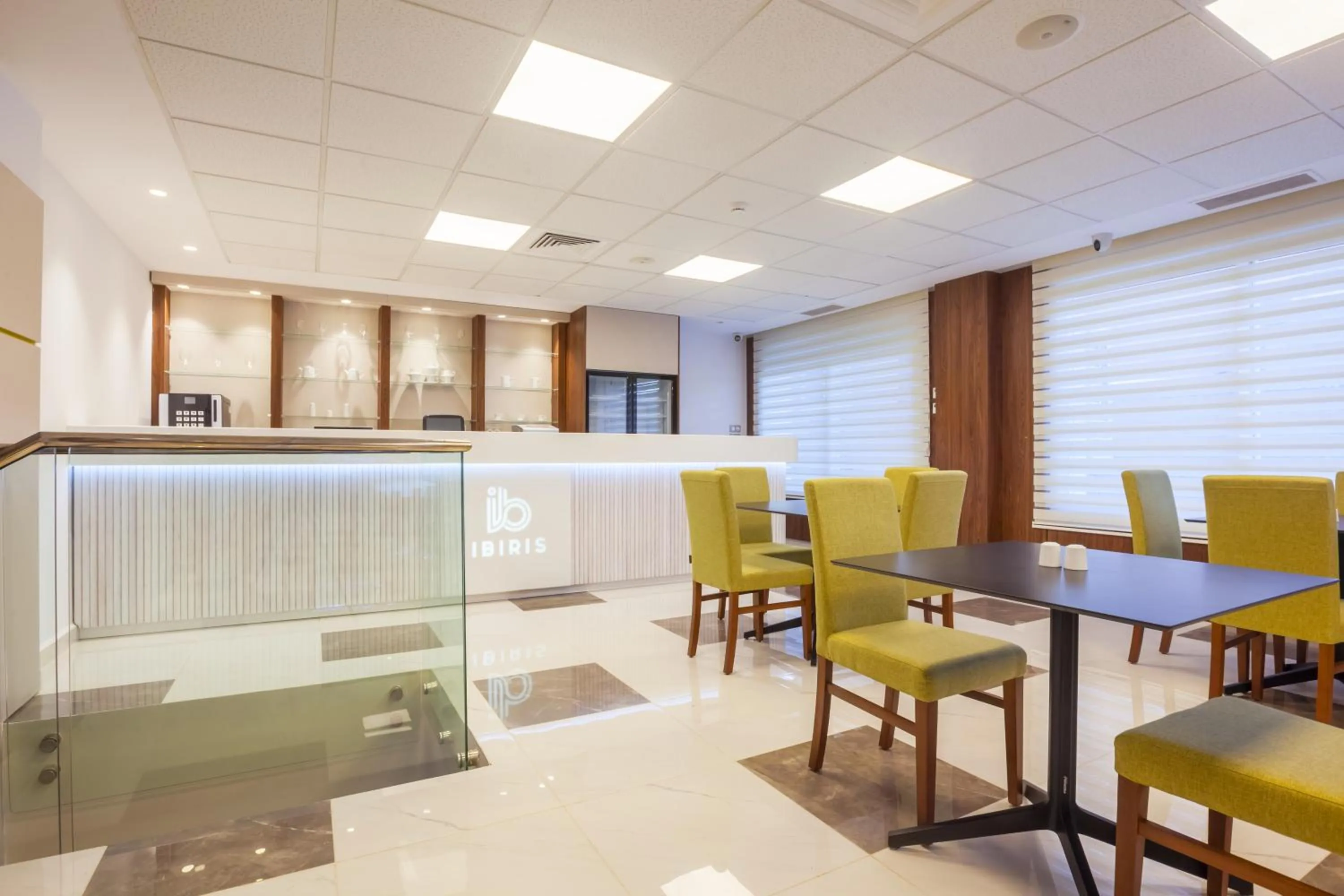 Restaurant/places to eat in IBIRIS