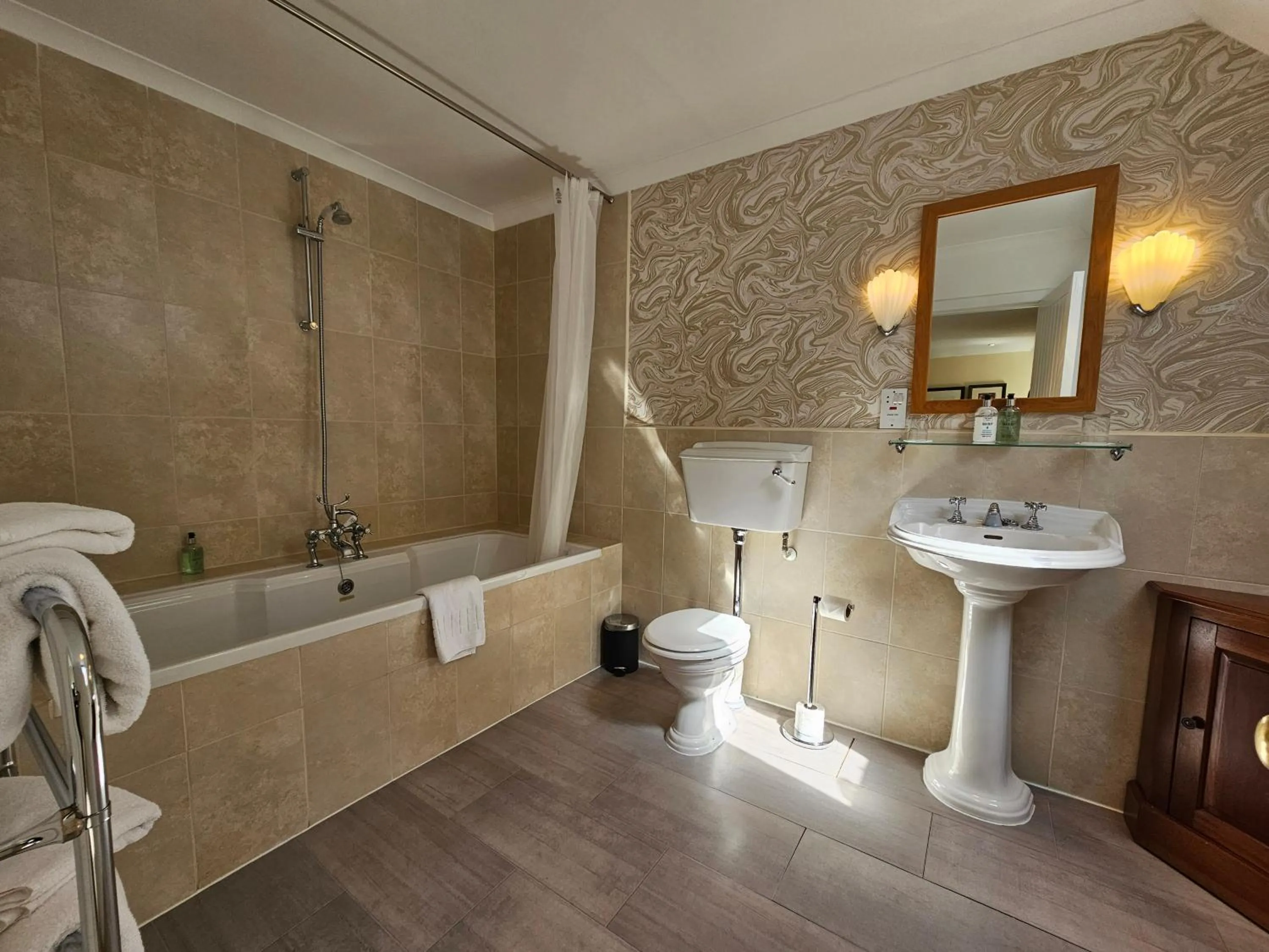 Bathroom in Taychreggan, Signature Collection by Eight Continents