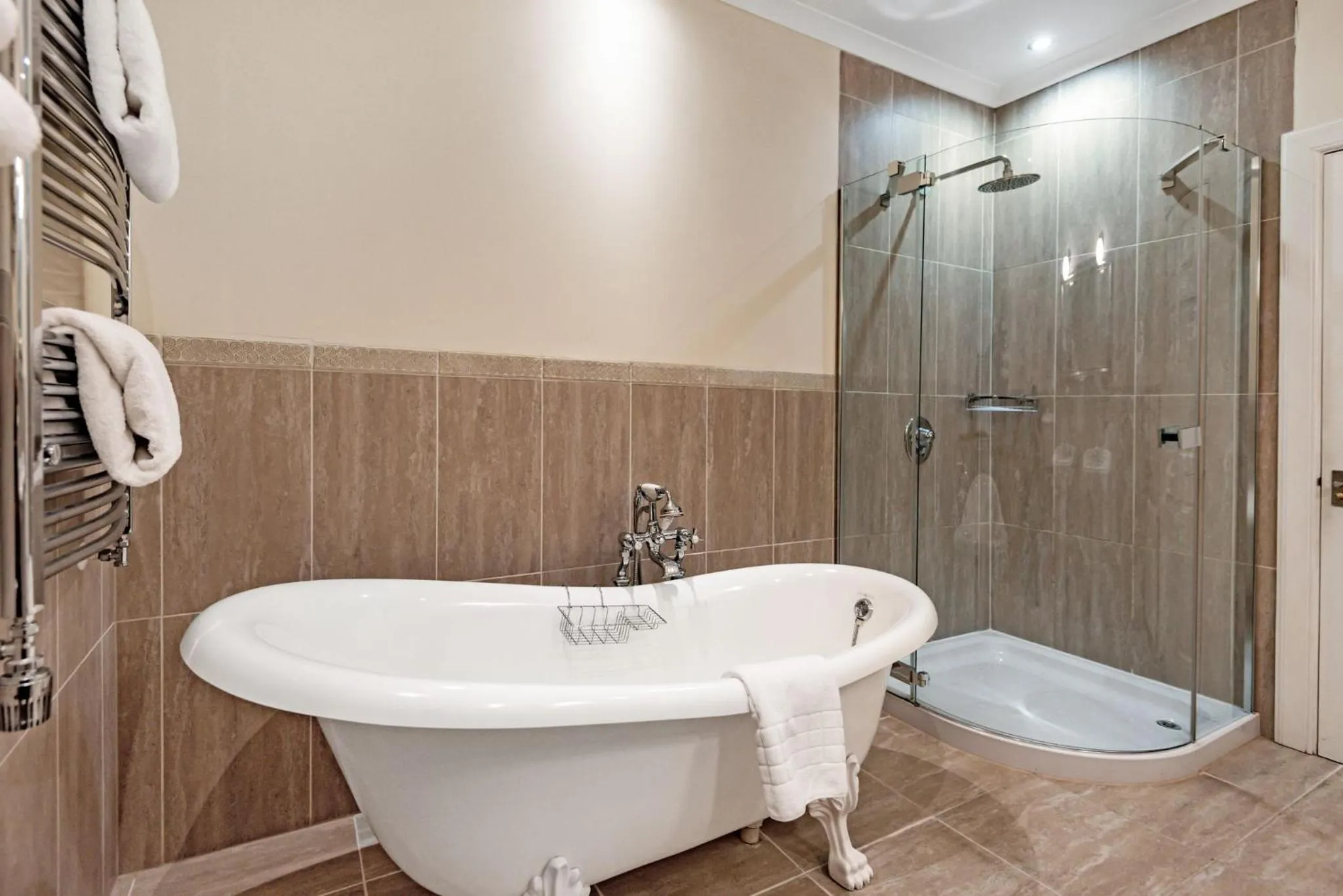 Bathroom in Taychreggan, Signature Collection by Eight Continents