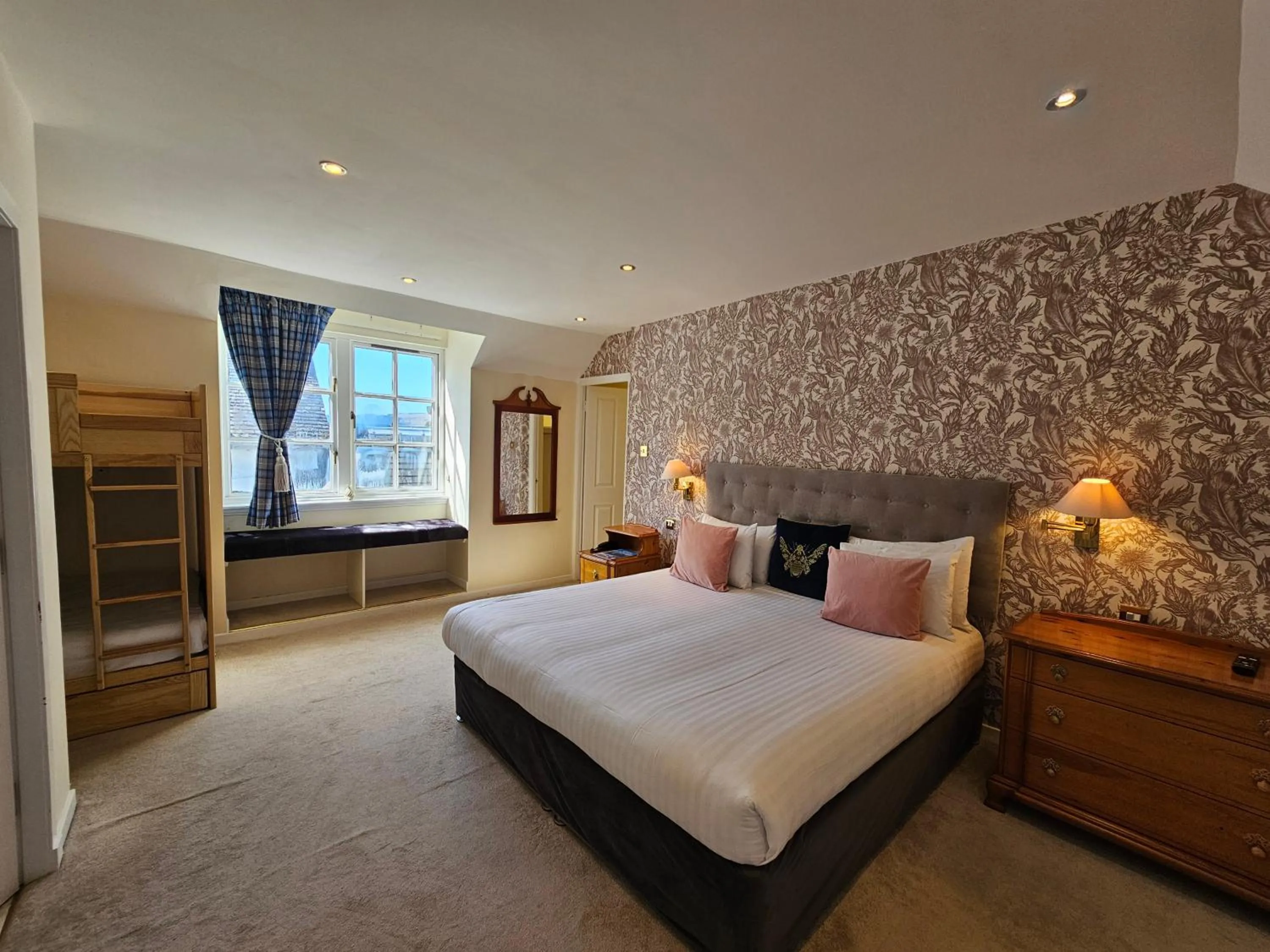 Bedroom, Bed in Taychreggan, Signature Collection by Eight Continents