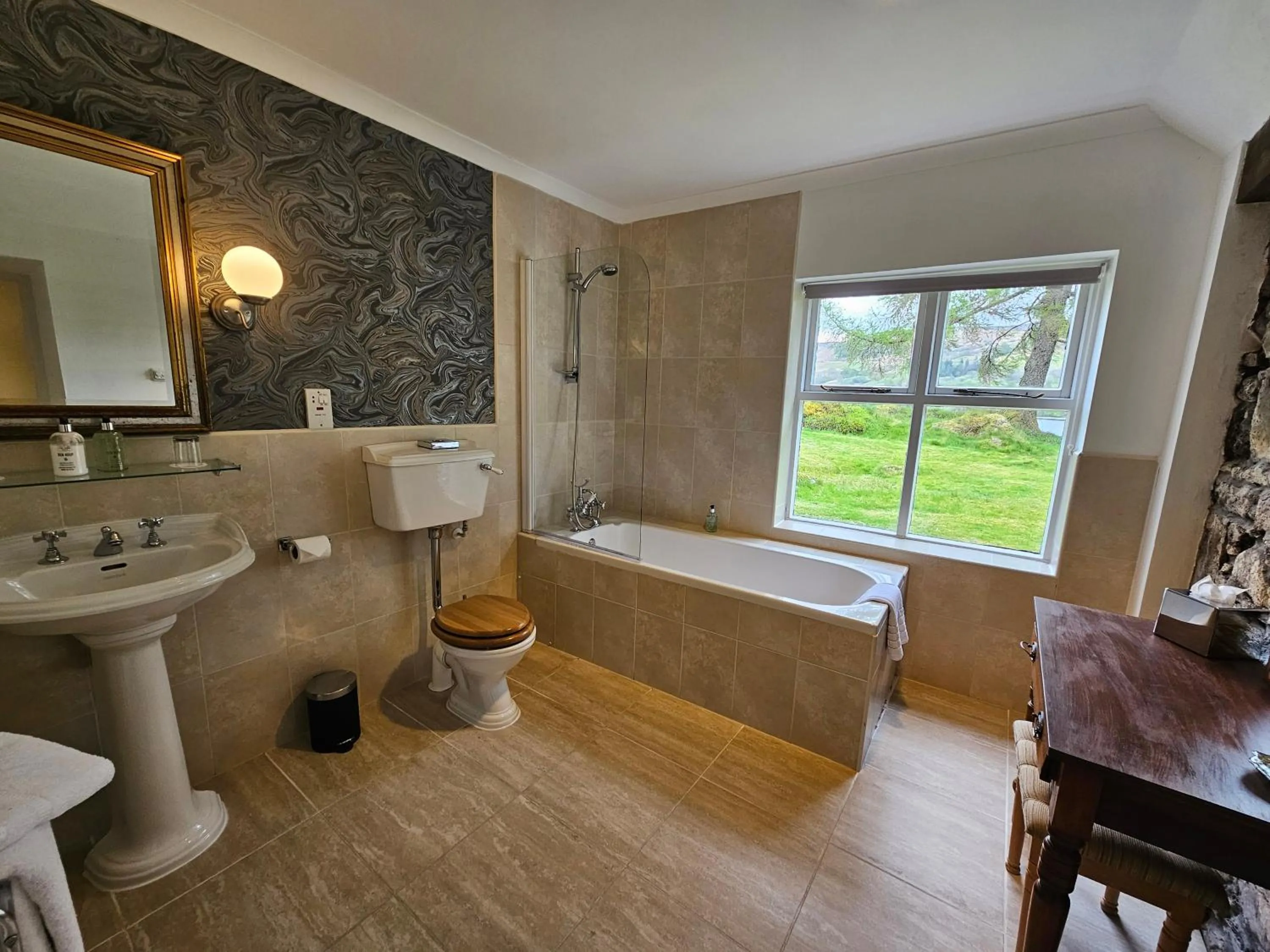 Bathroom in Taychreggan, Signature Collection by Eight Continents