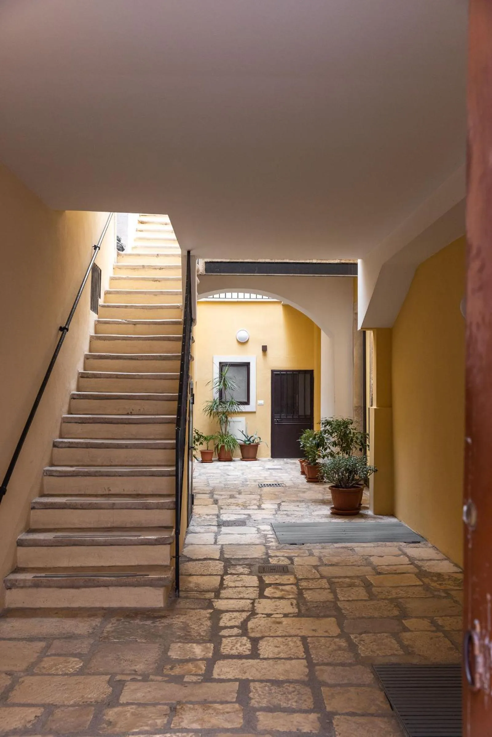 Inner courtyard view in Vivarum b&b