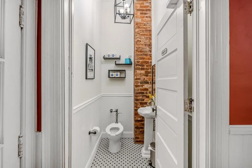 Veranda Historic Inn