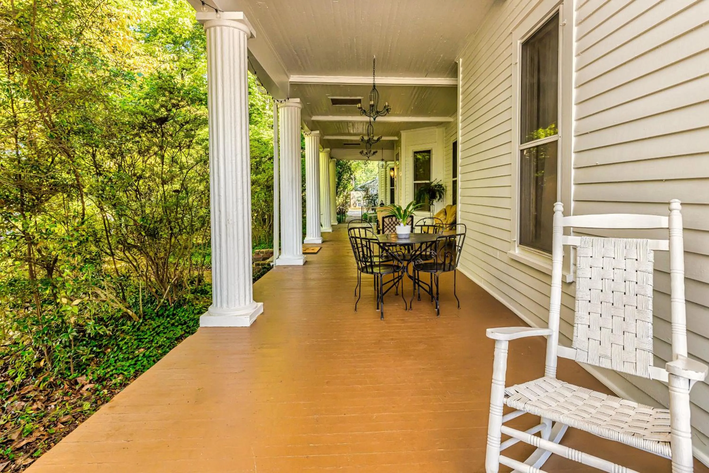 Veranda Historic Inn