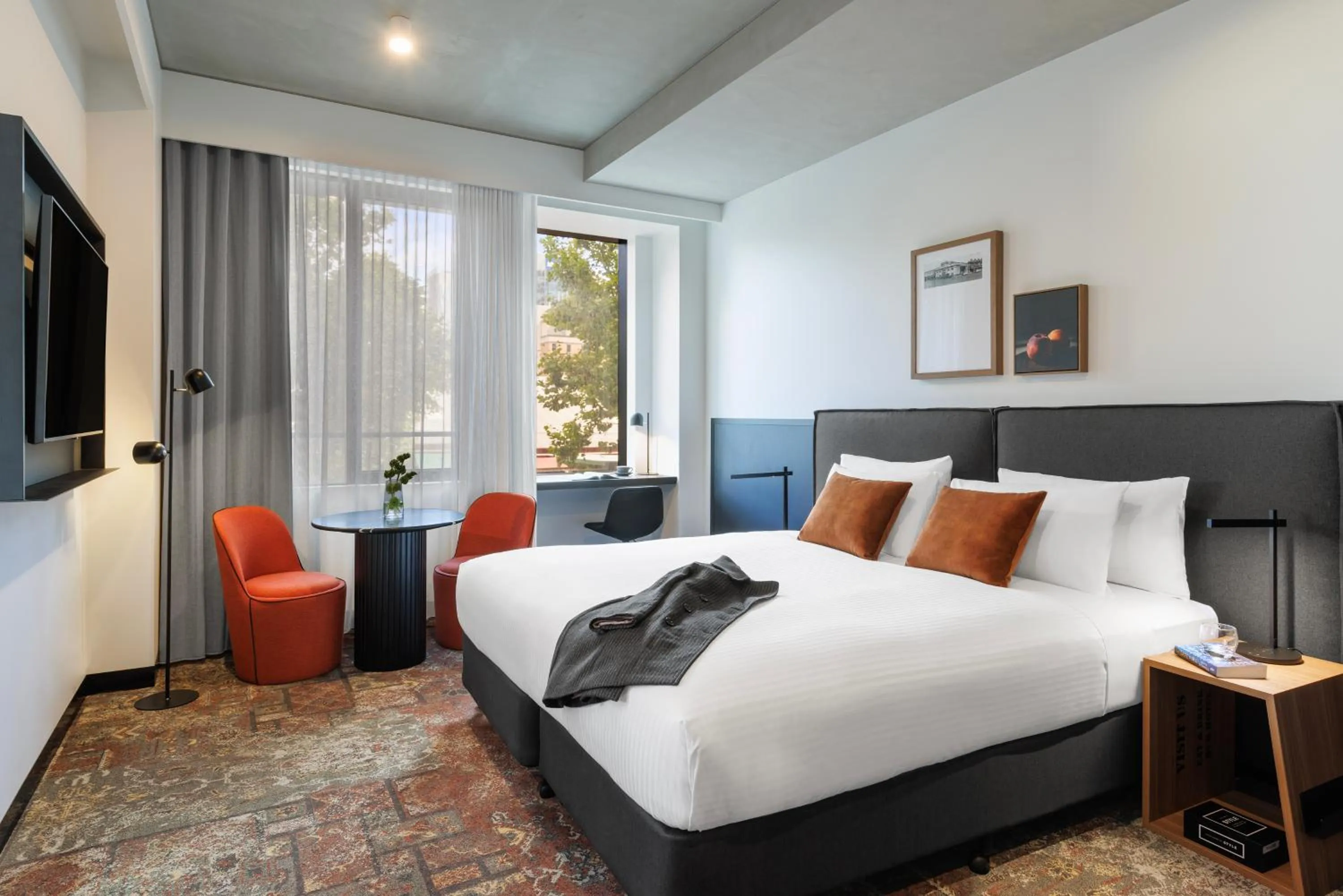 Bed in Veriu Queen Victoria Market