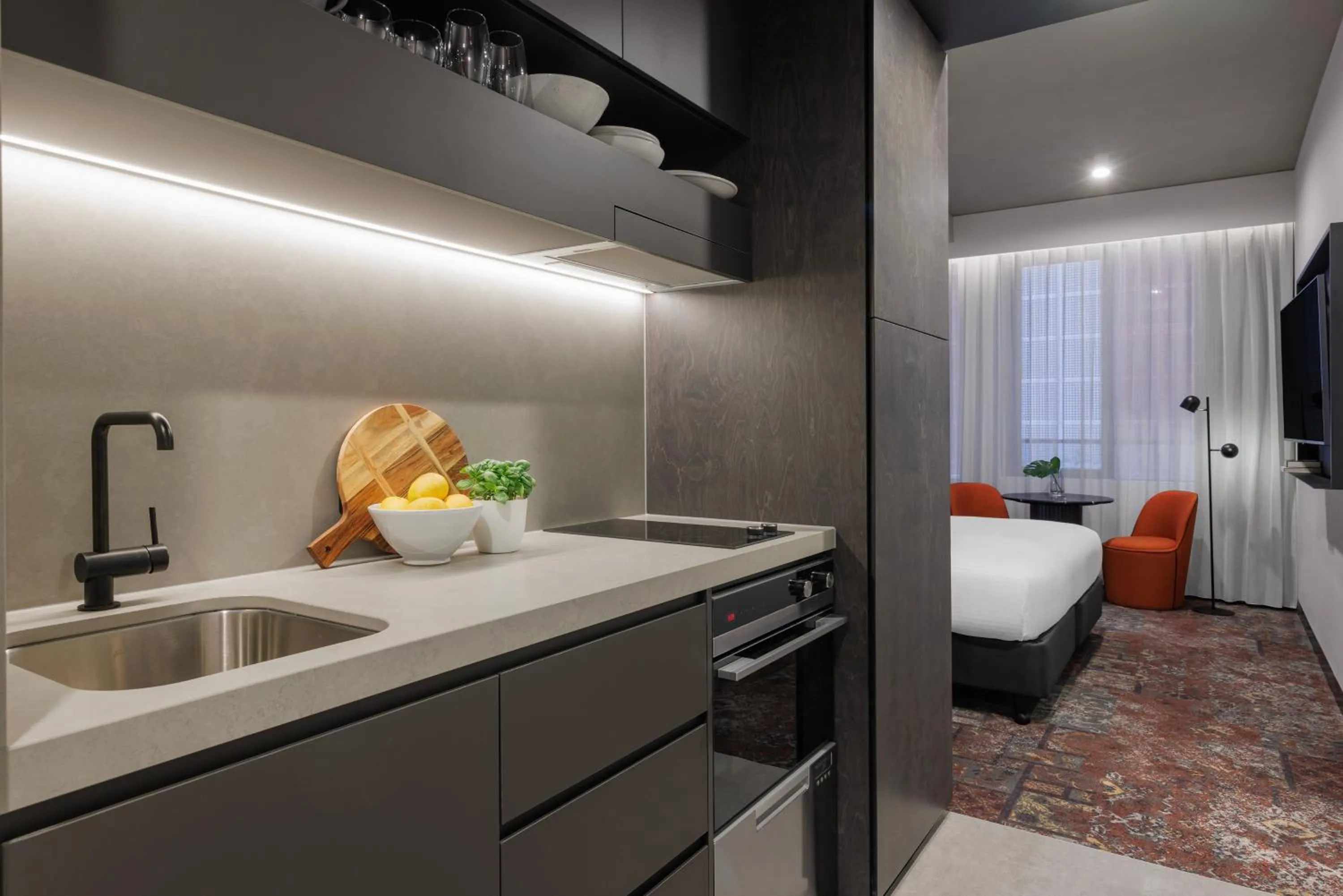 Kitchen or kitchenette in Veriu Queen Victoria Market