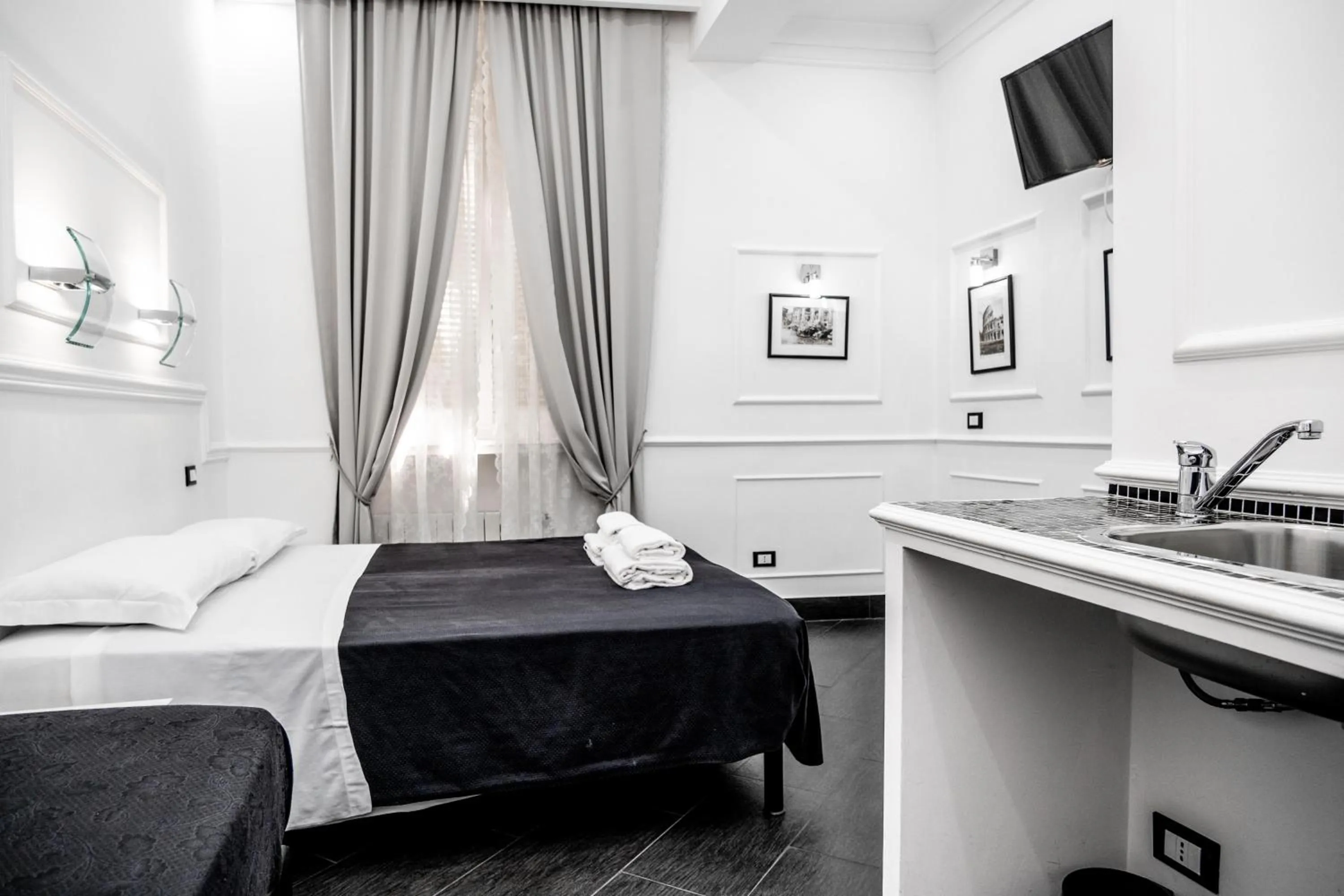 Photo of the whole room, Bed in L'antica Locanda Dell'Orso