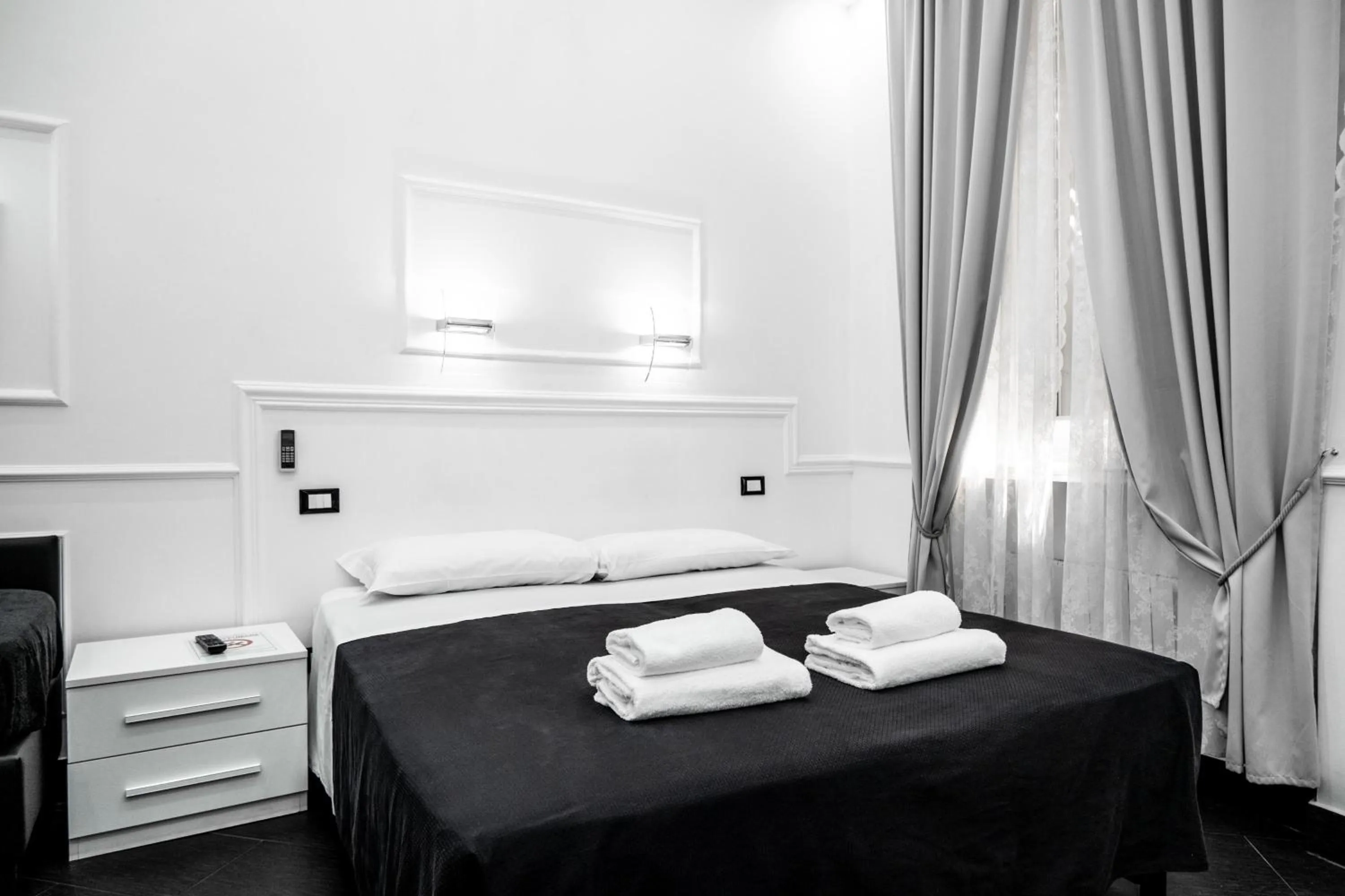 Photo of the whole room, Bed in L'antica Locanda Dell'Orso