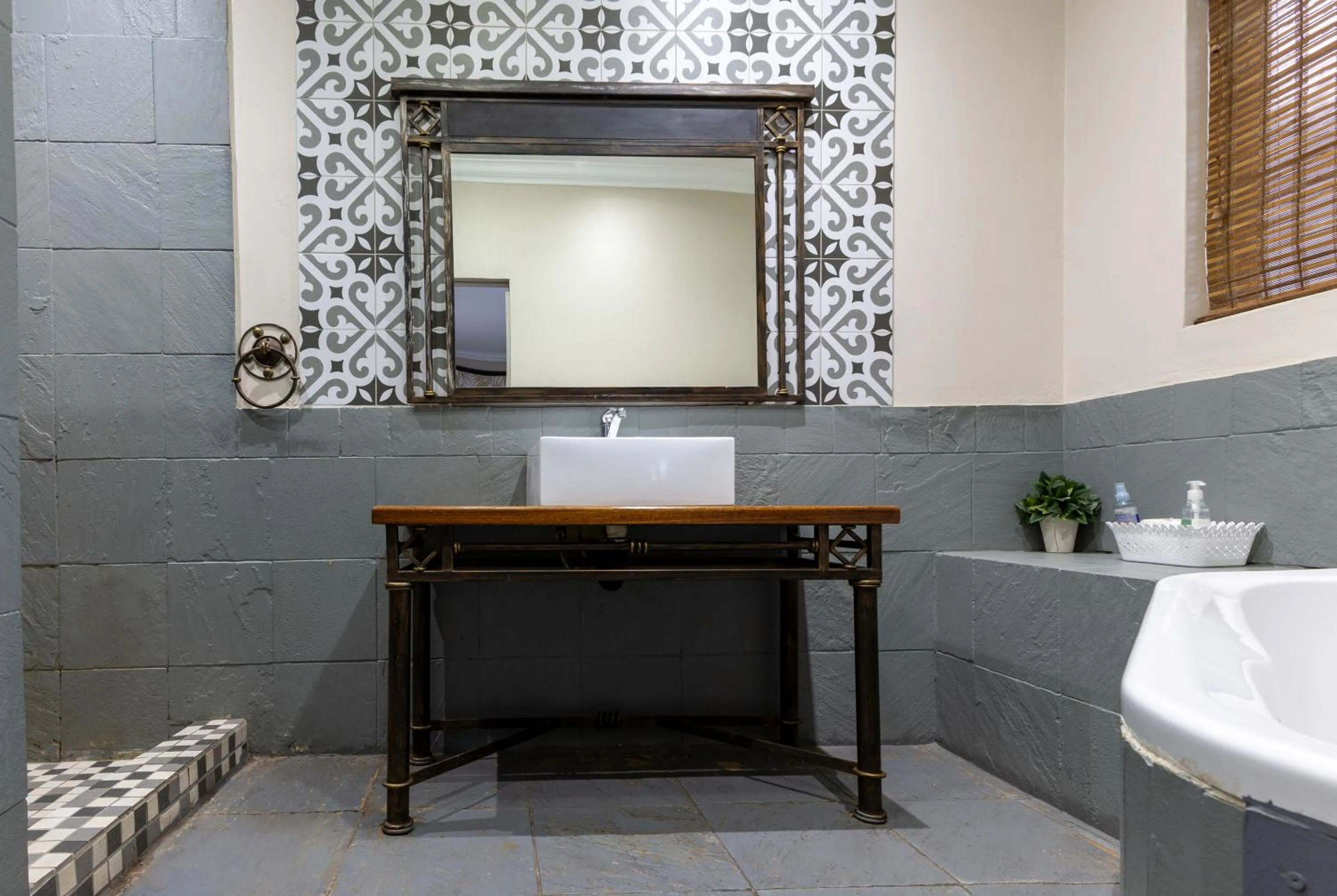 Shower in Solo Gracia Guesthouse