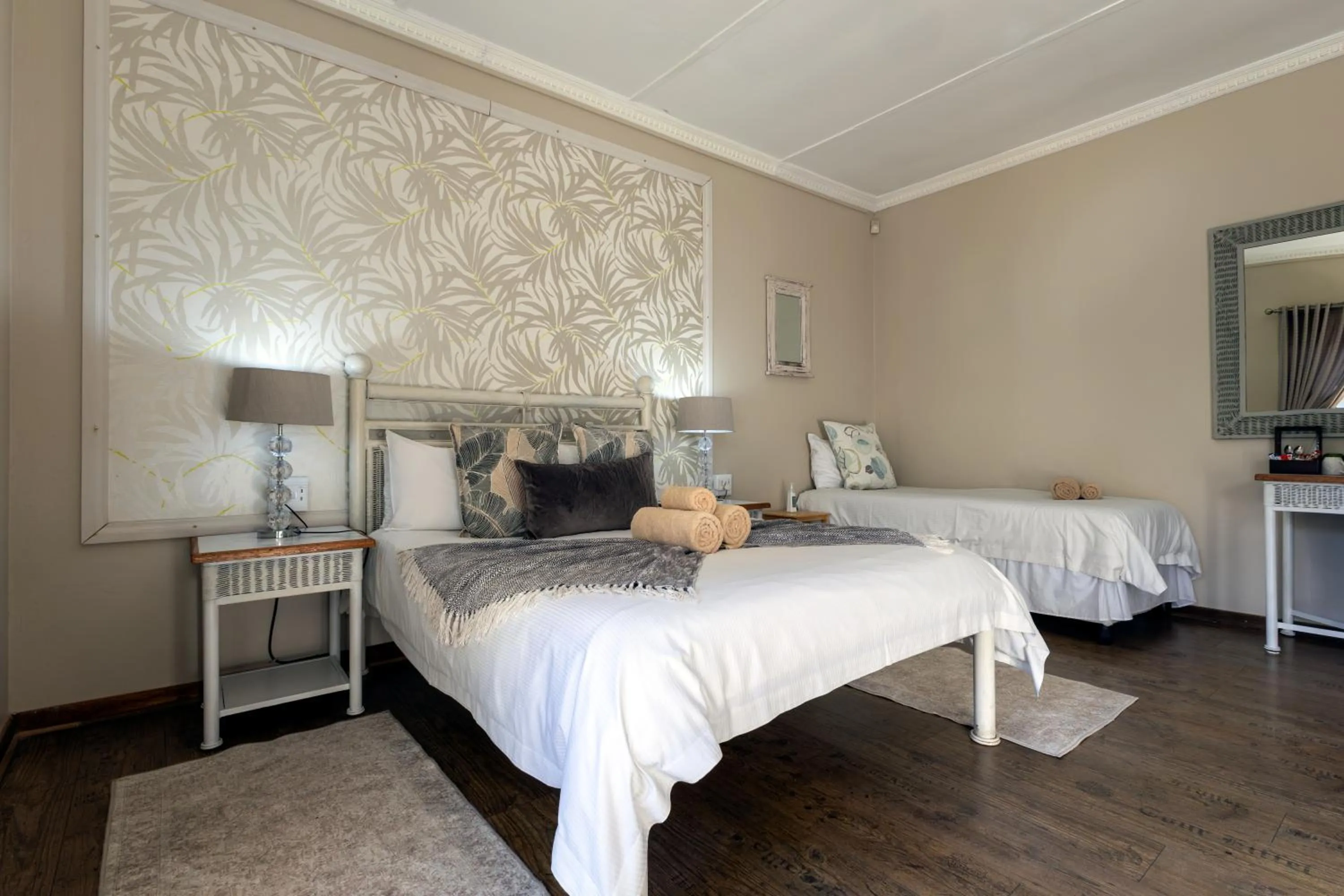 Coffee/tea facilities, Bed in Solo Gracia Guesthouse