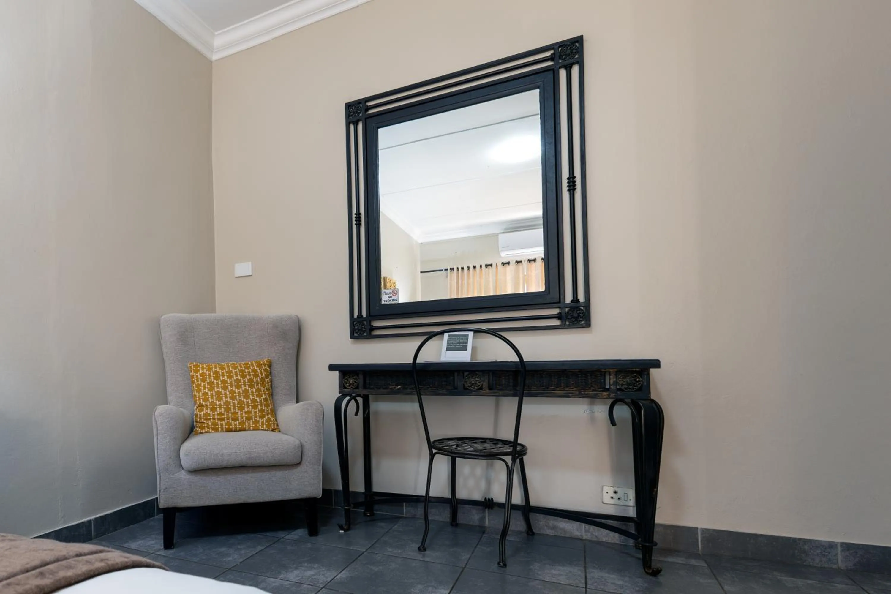 Coffee/tea facilities in Solo Gracia Guesthouse