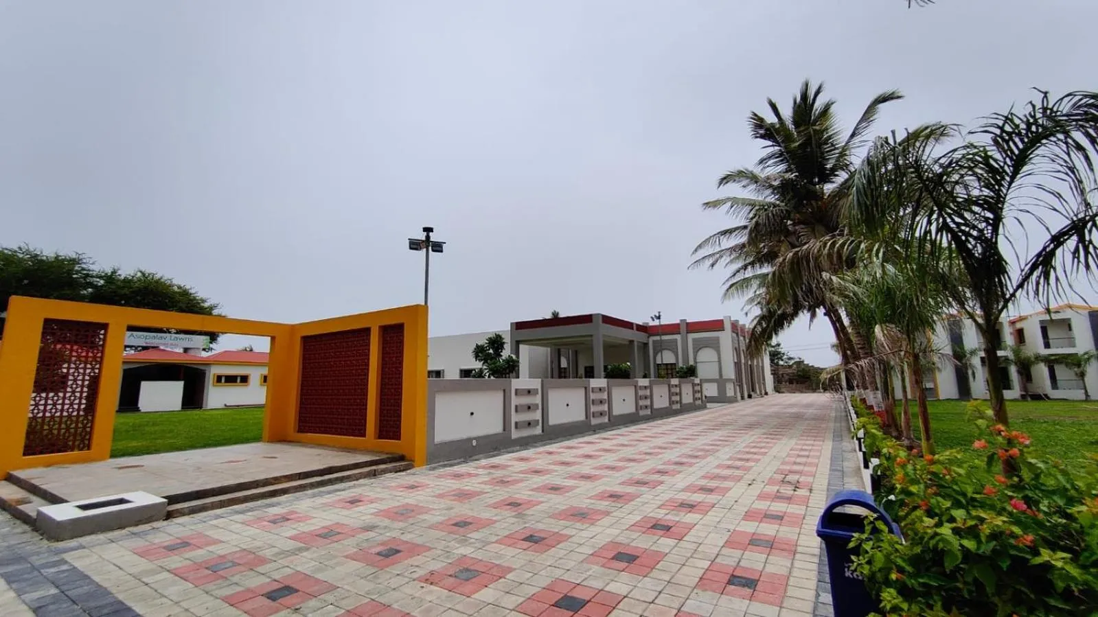 Facade/entrance in Asopalav Lawns