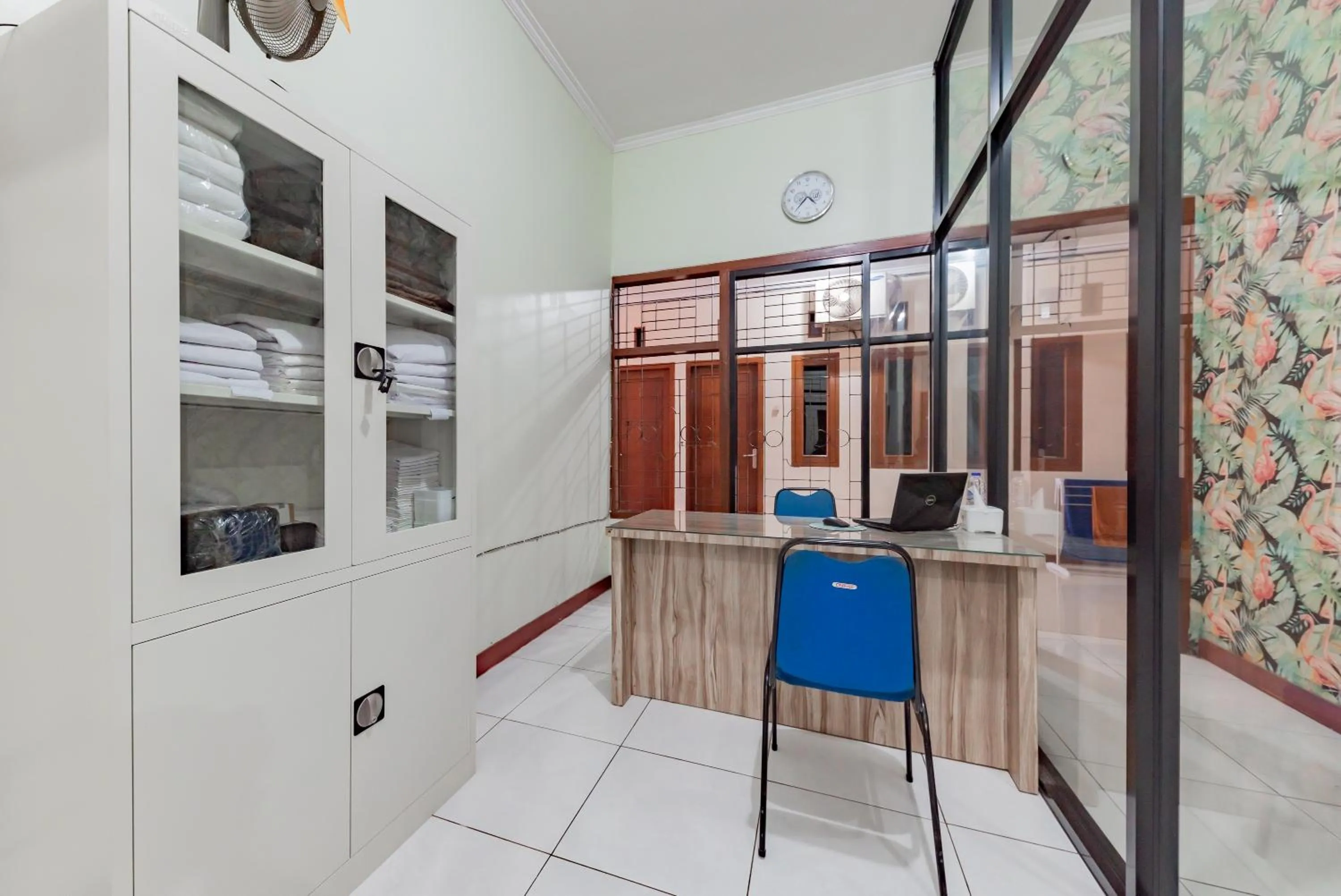 Lobby or reception in Urbanview Hotel Sunday Cirebon by RedDoorz