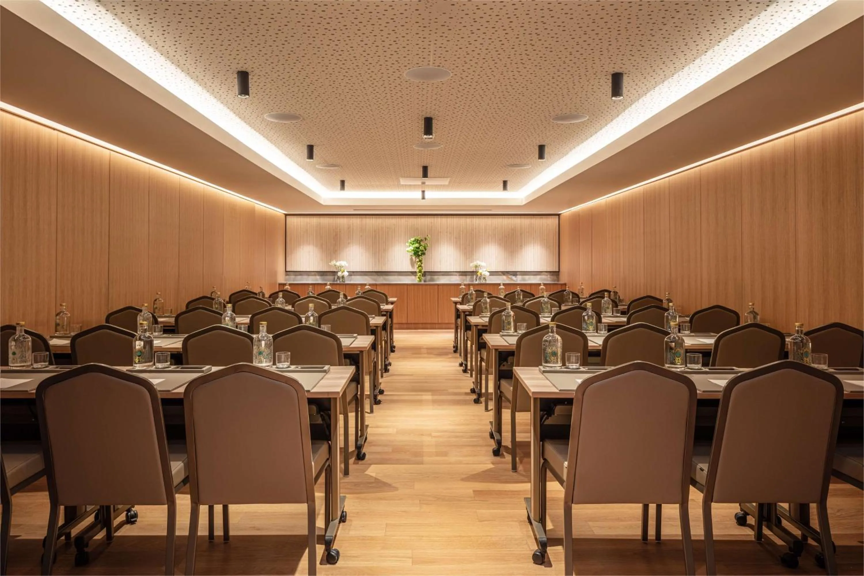 Bedroom in Anantara Plaza Nice Hotel - A Leading Hotel of the World