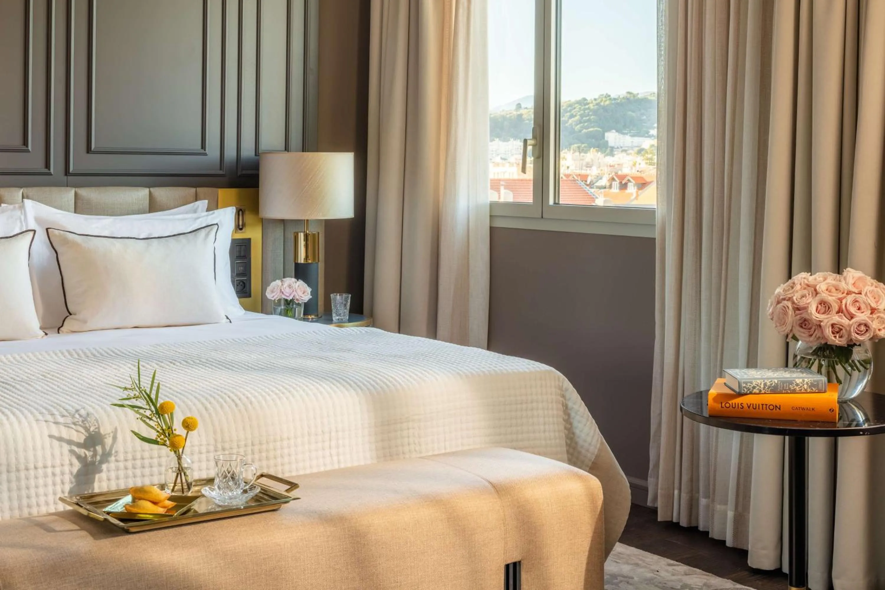 Bedroom, Bed in Anantara Plaza Nice Hotel - A Leading Hotel of the World