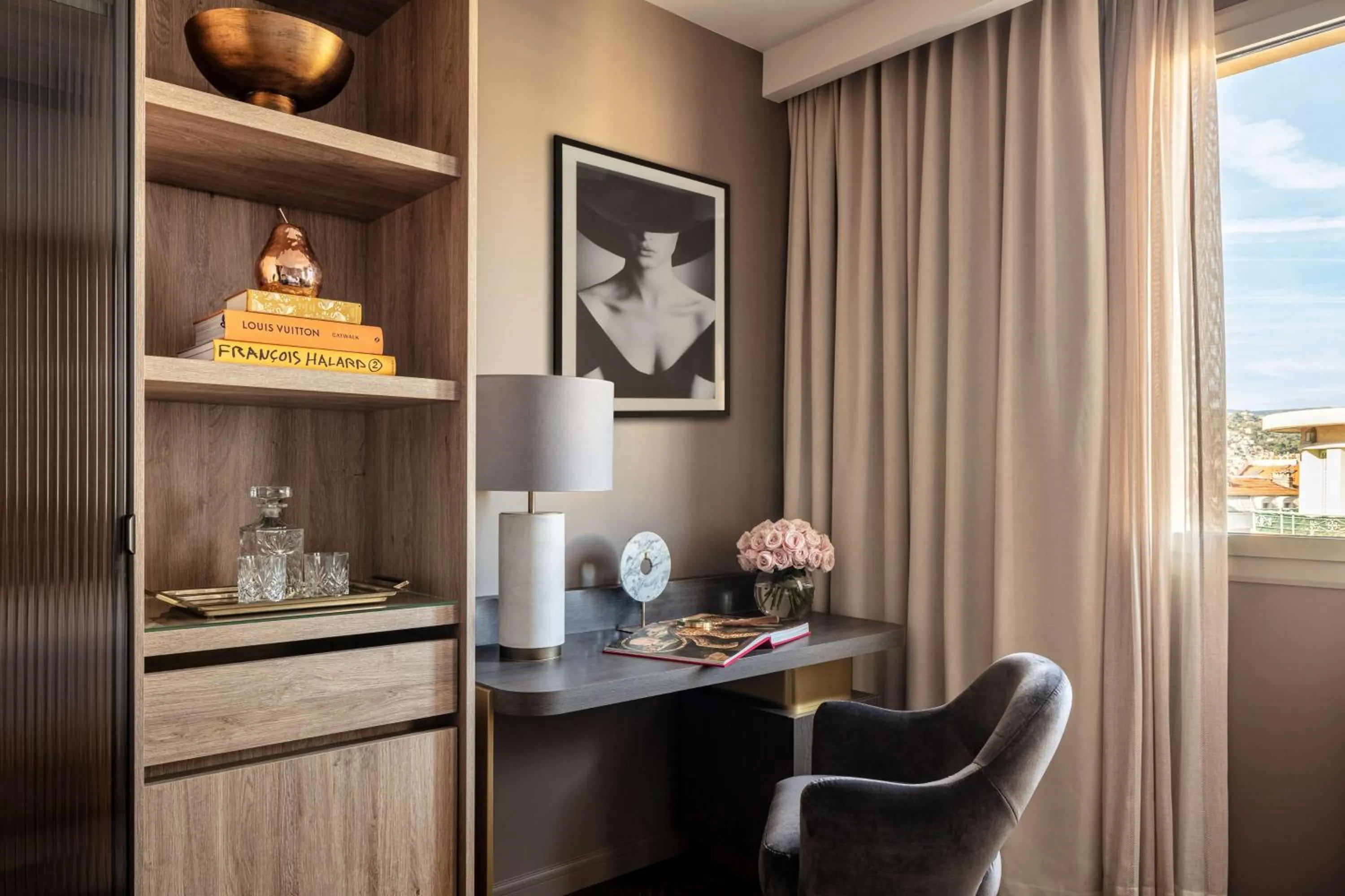 Bedroom in Anantara Plaza Nice Hotel - A Leading Hotel of the World