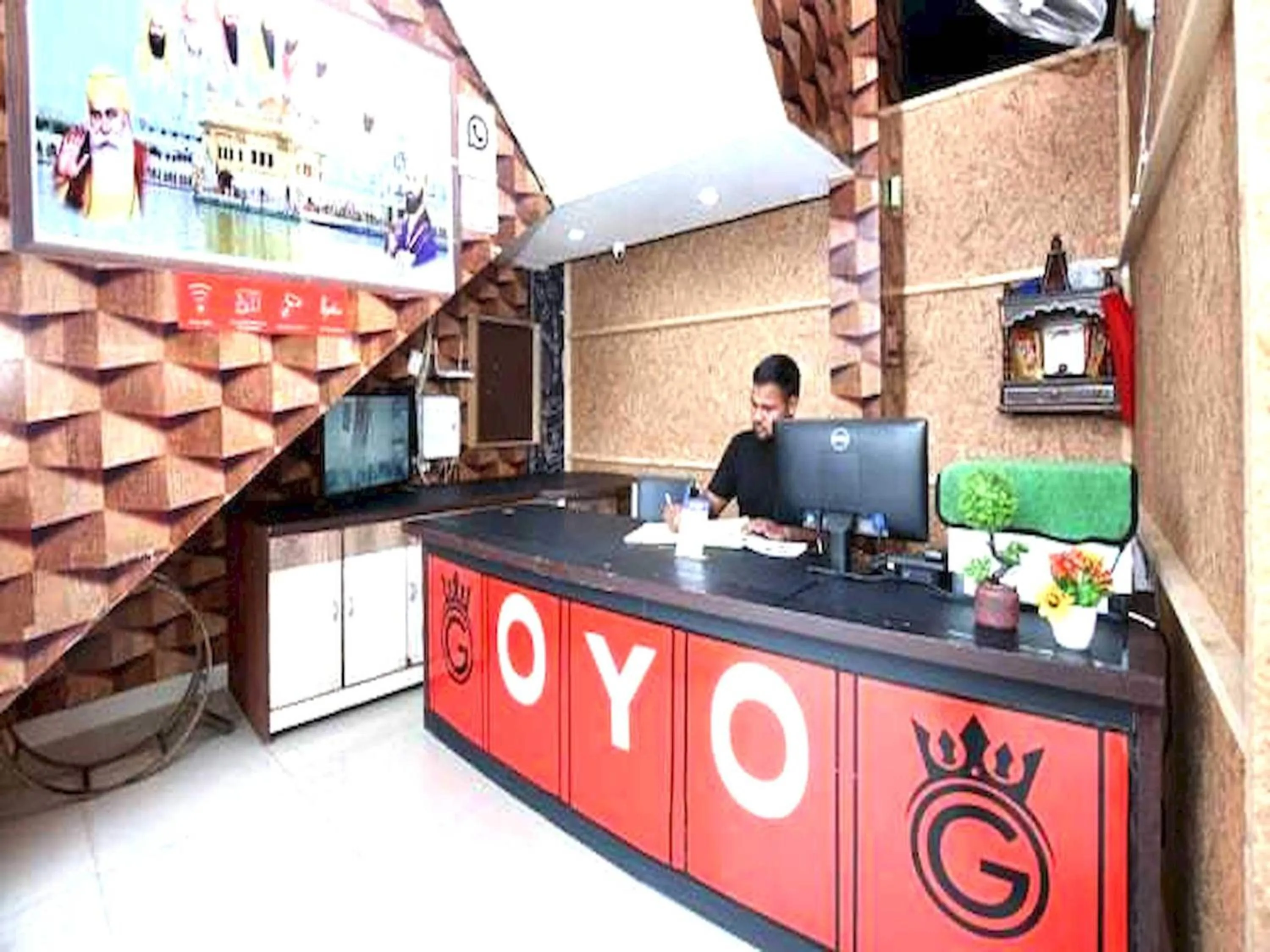 Lobby or reception in OYO 91941 Hotel golden crown