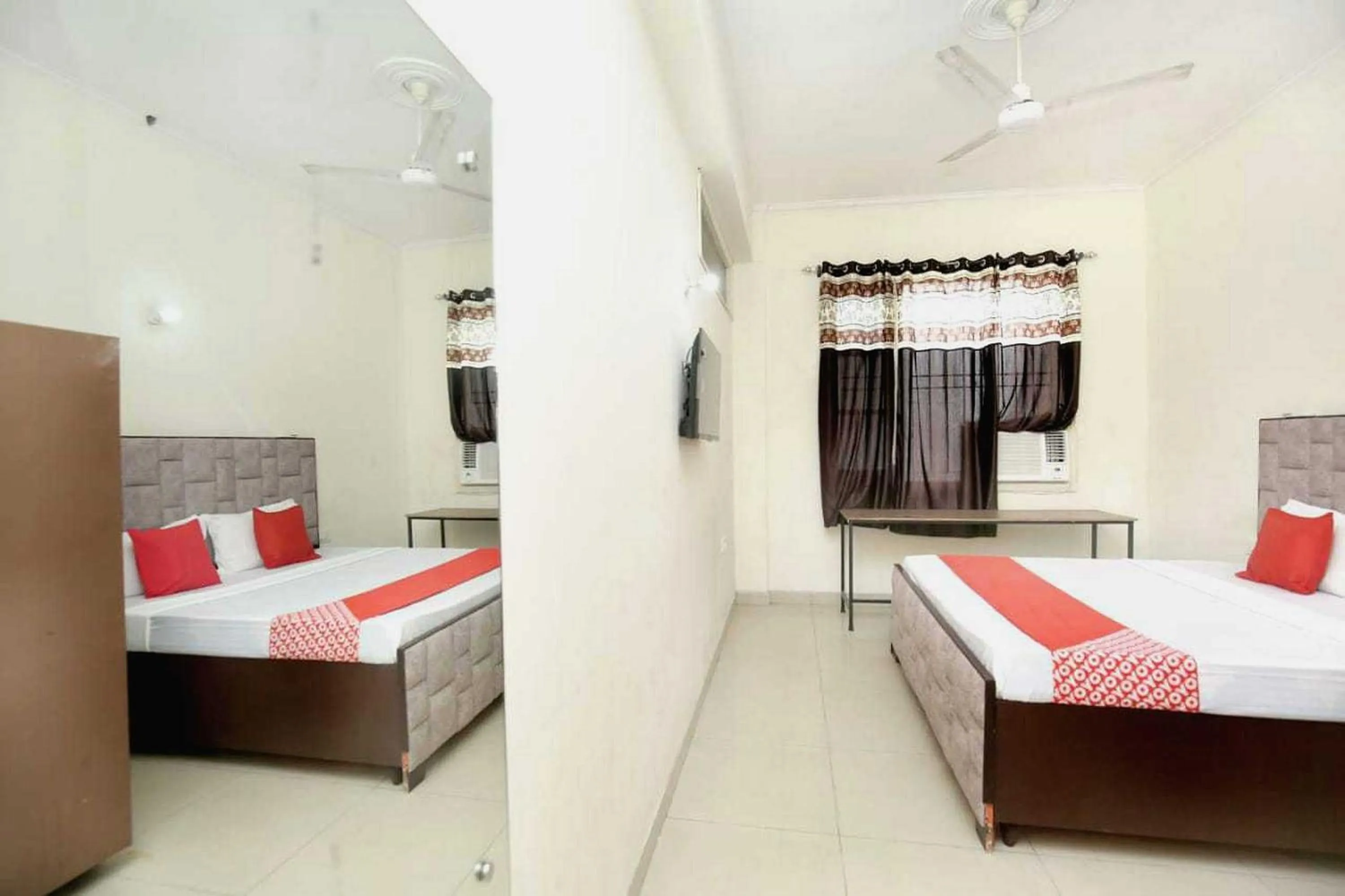 Bedroom in OYO 91941 Hotel golden crown