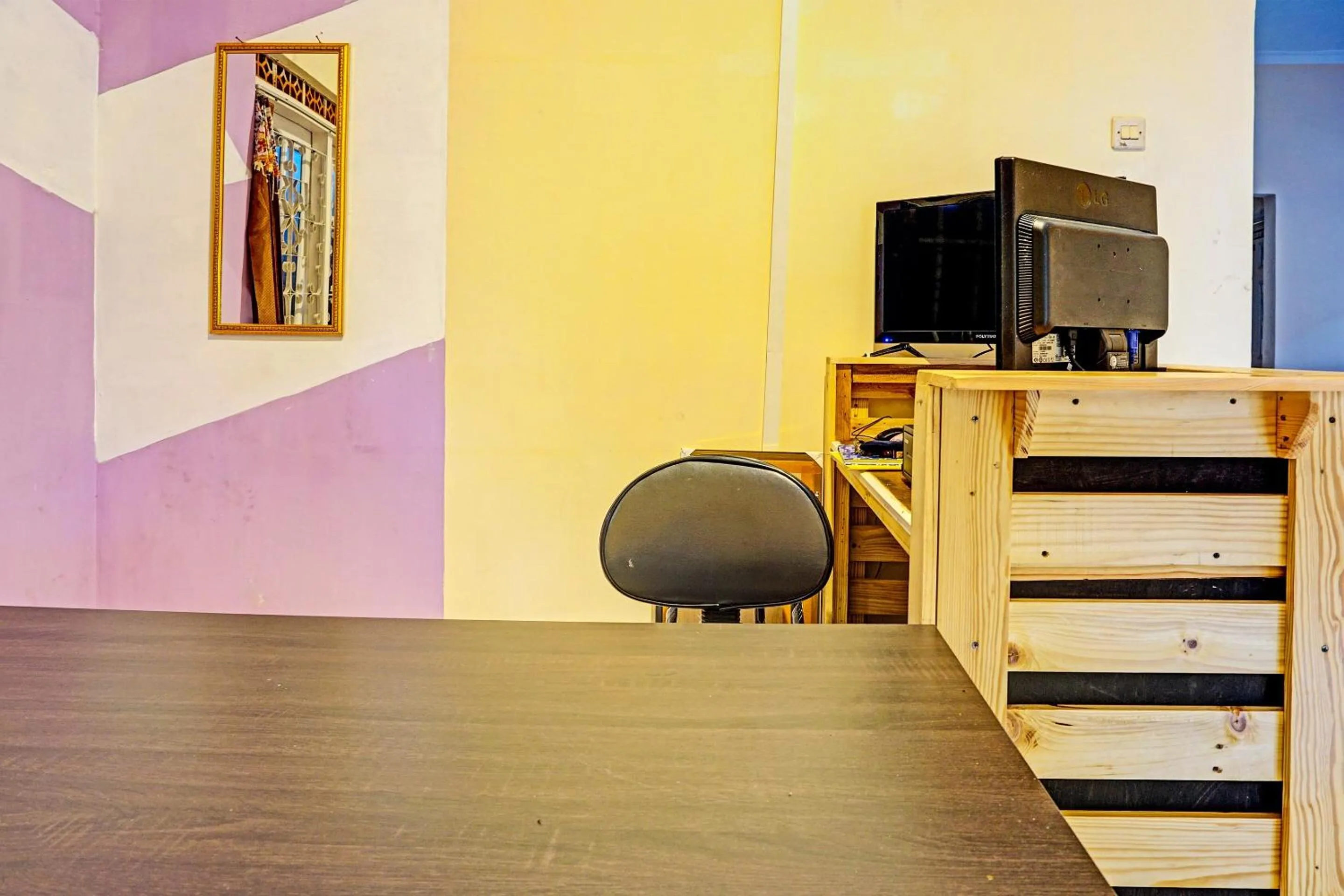 Lobby or reception in OYO Life 91452 Ngajeng Peken Homestay